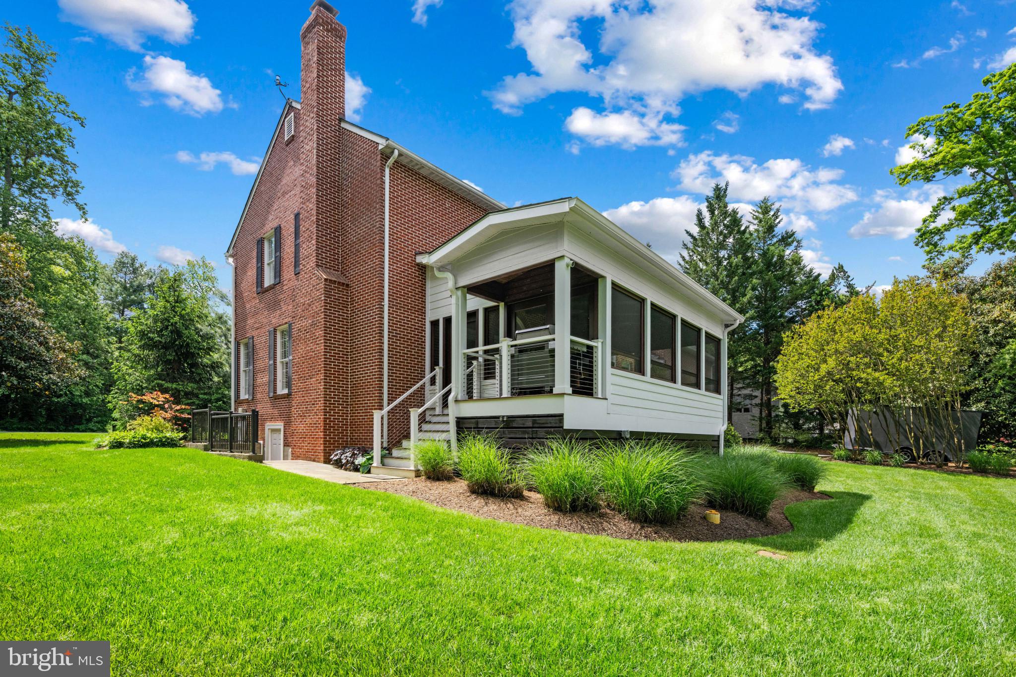 POPLAR POINT - Residential