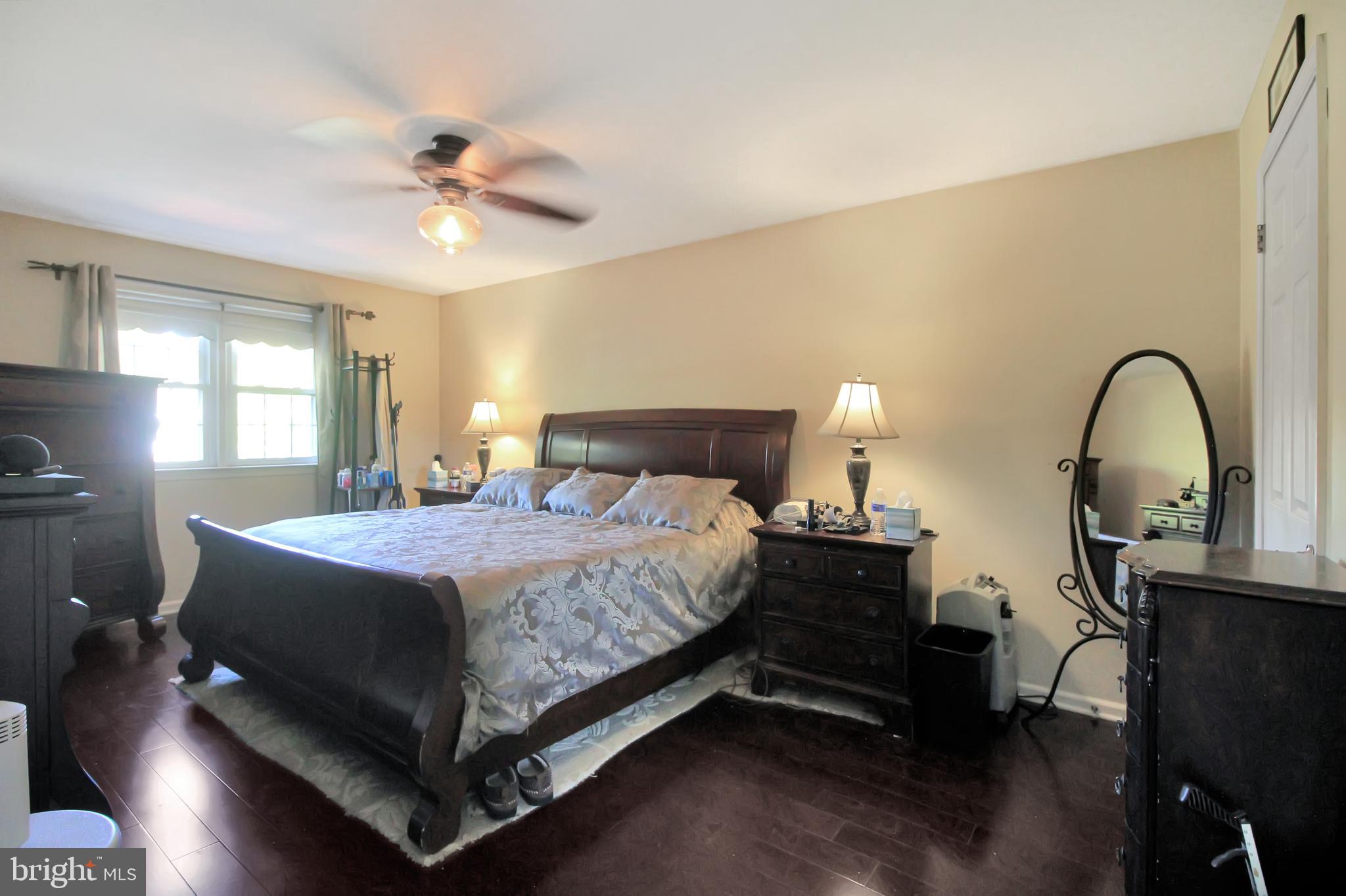 HILLCREST MDWS - Residential