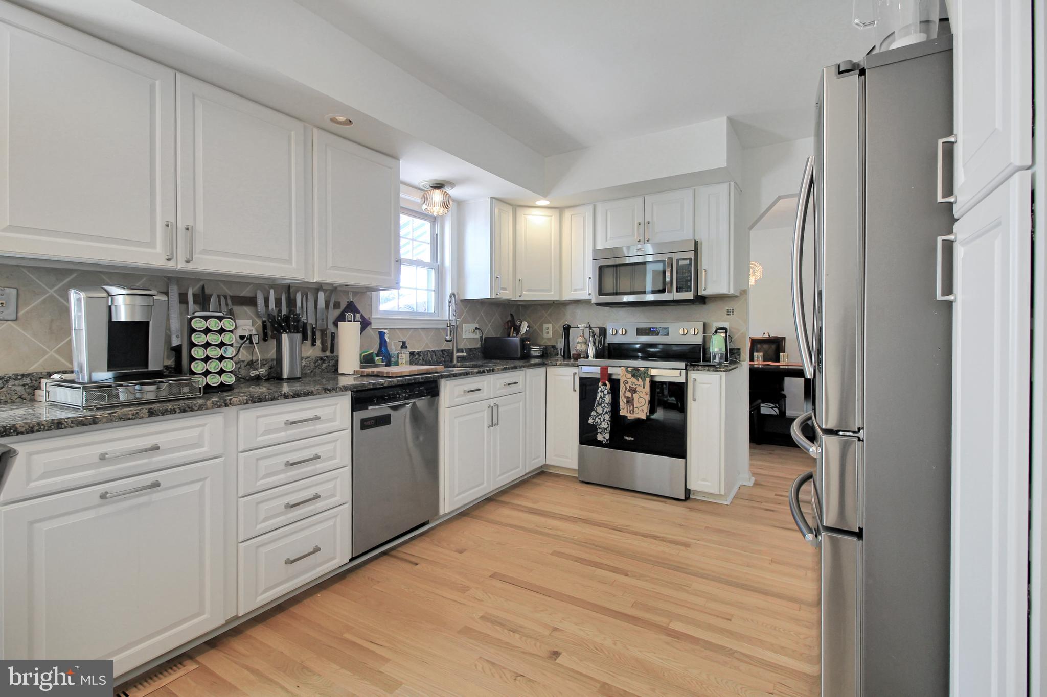 HILLCREST MDWS - Residential