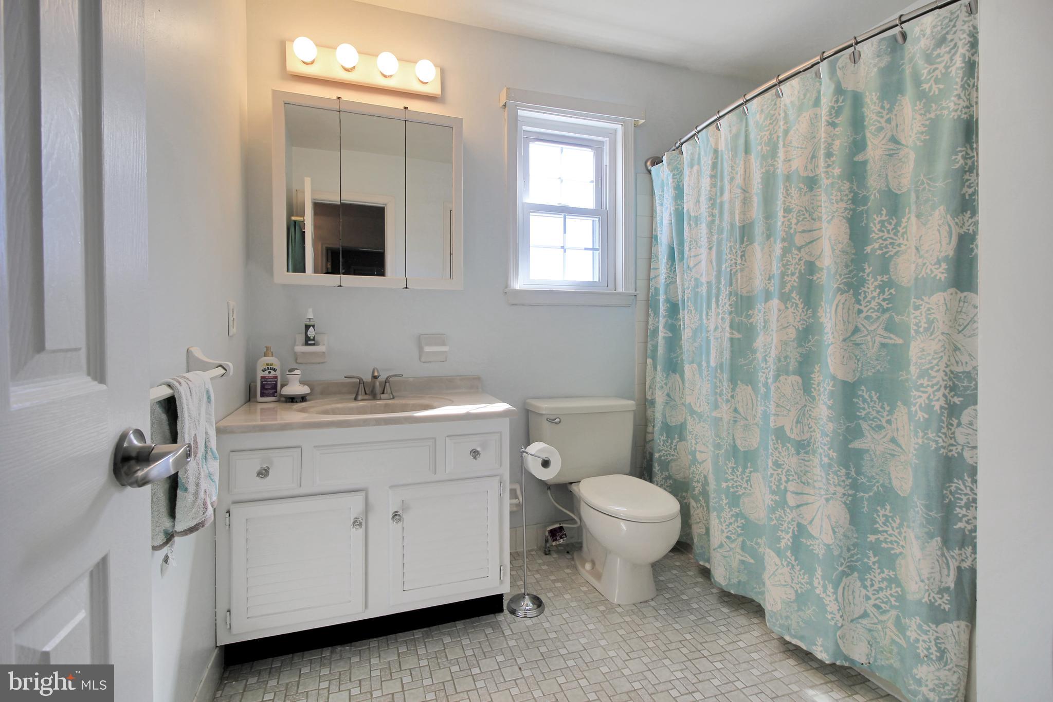 HILLCREST MDWS - Residential