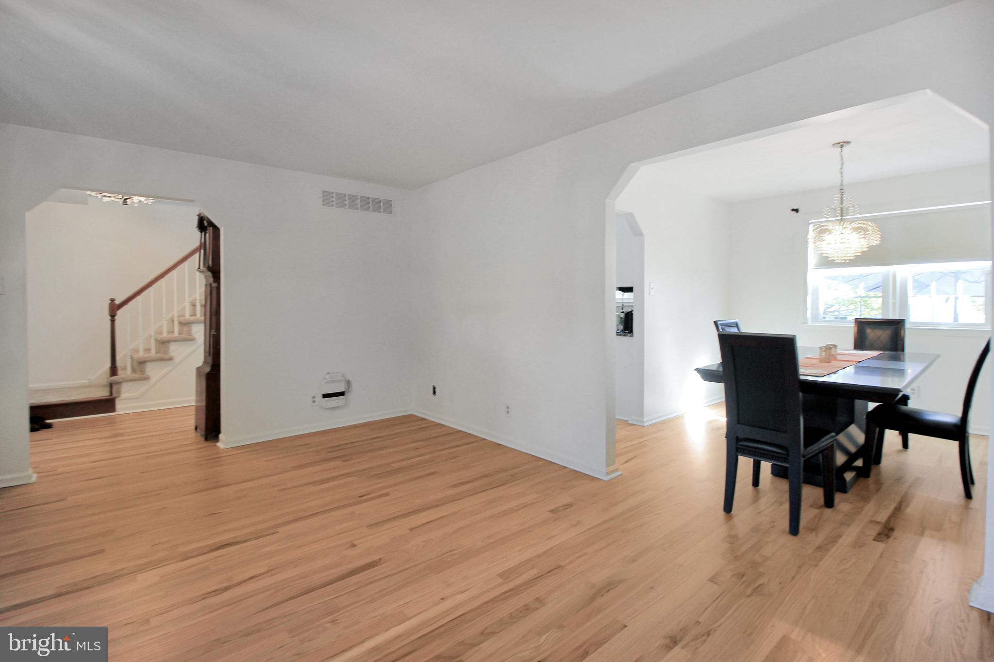 HILLCREST MDWS - Residential