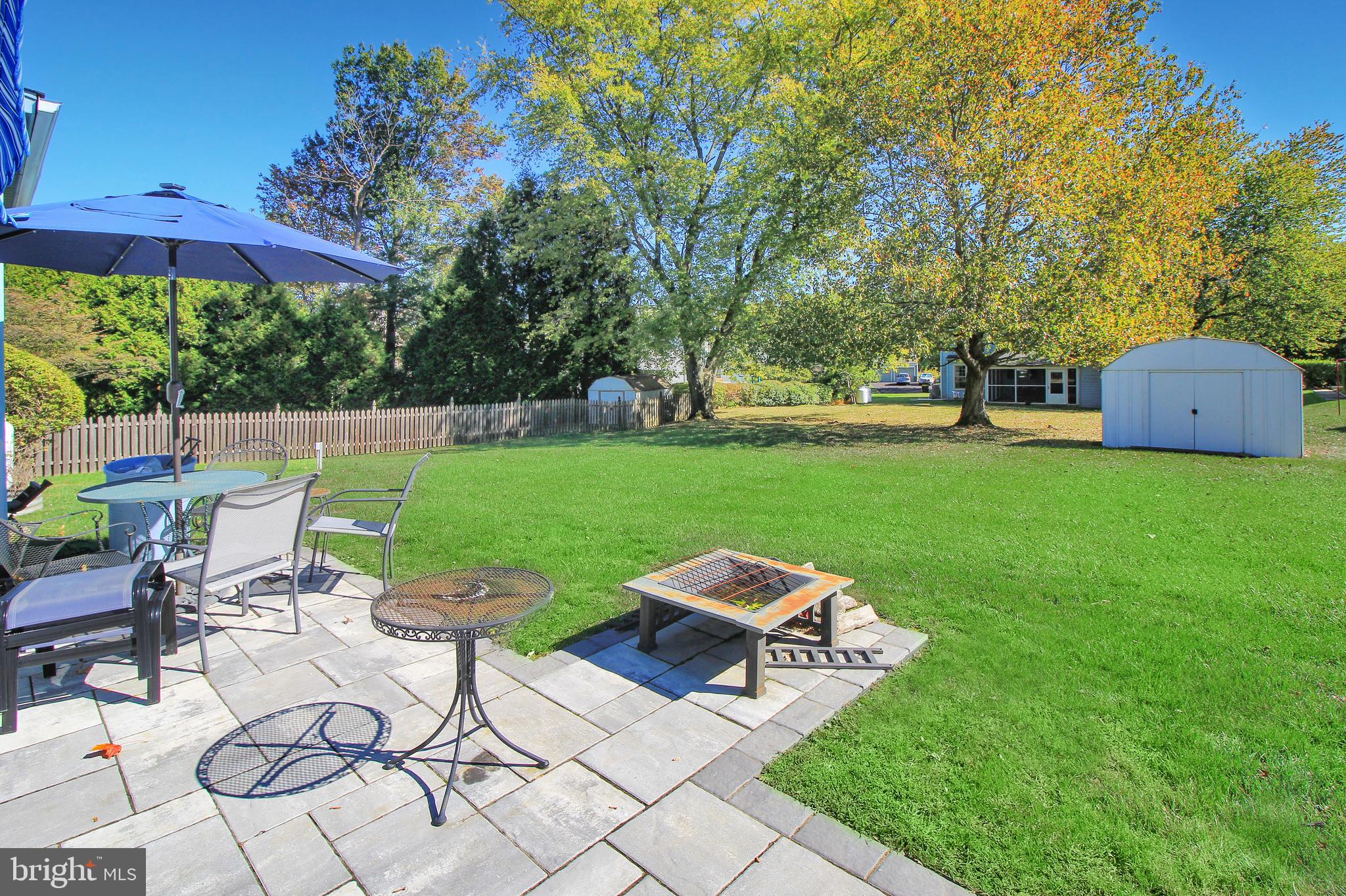 HILLCREST MDWS - Residential