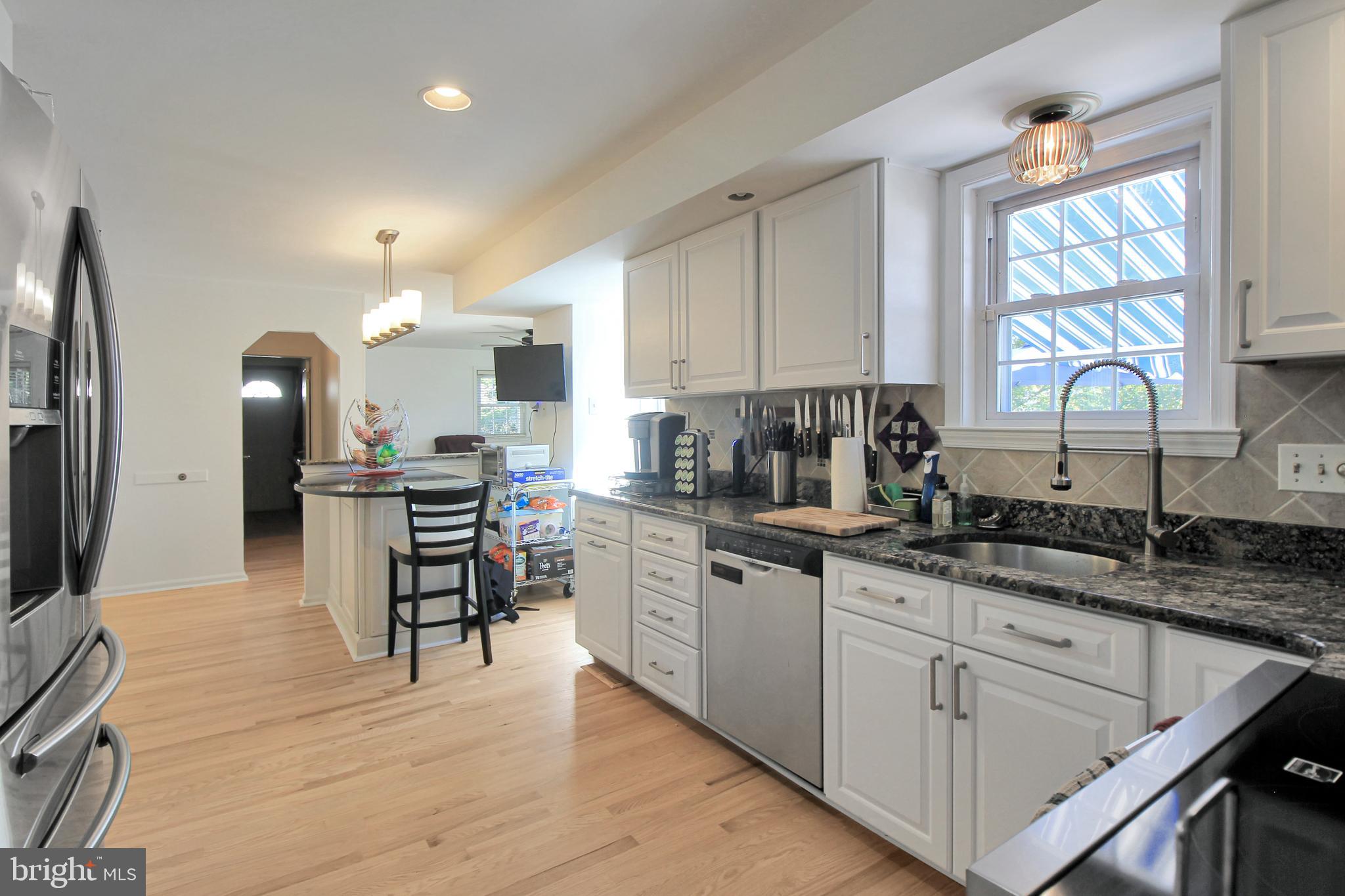 HILLCREST MDWS - Residential