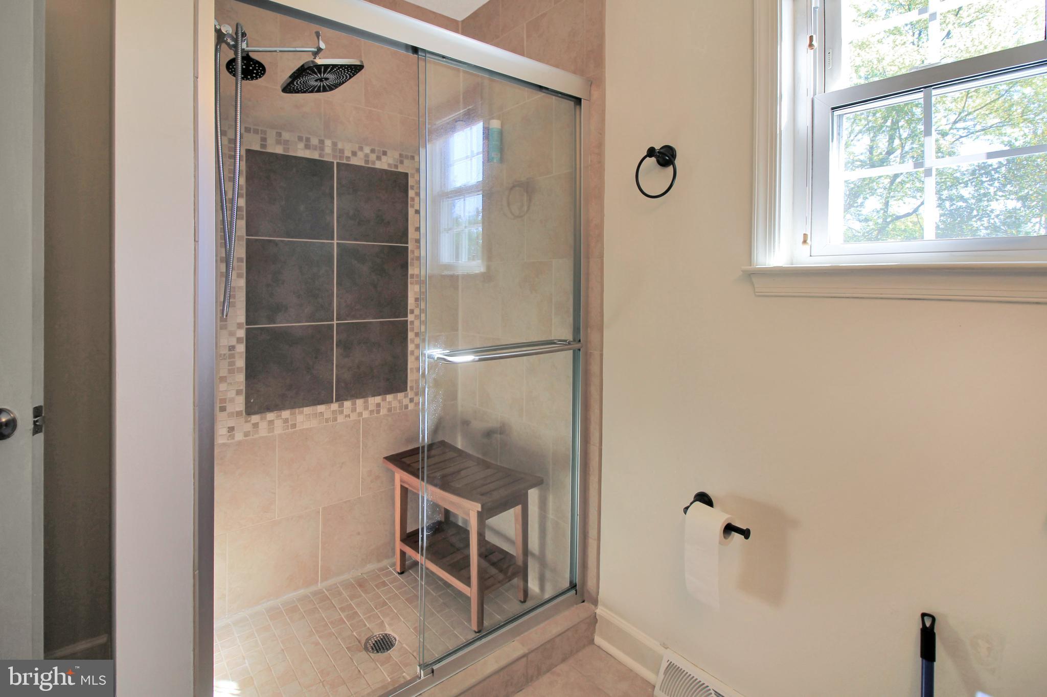 HILLCREST MDWS - Residential