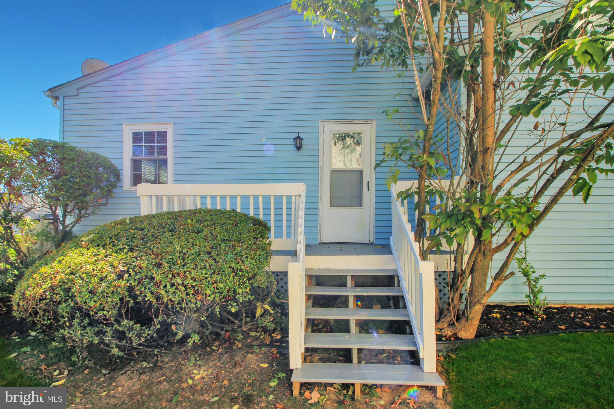 HILLCREST MDWS - Residential