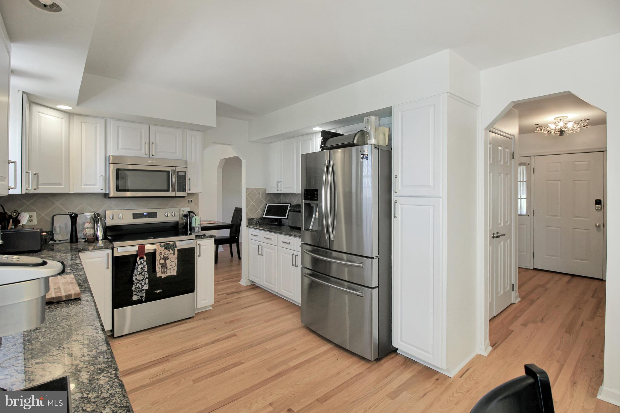 HILLCREST MDWS - Residential