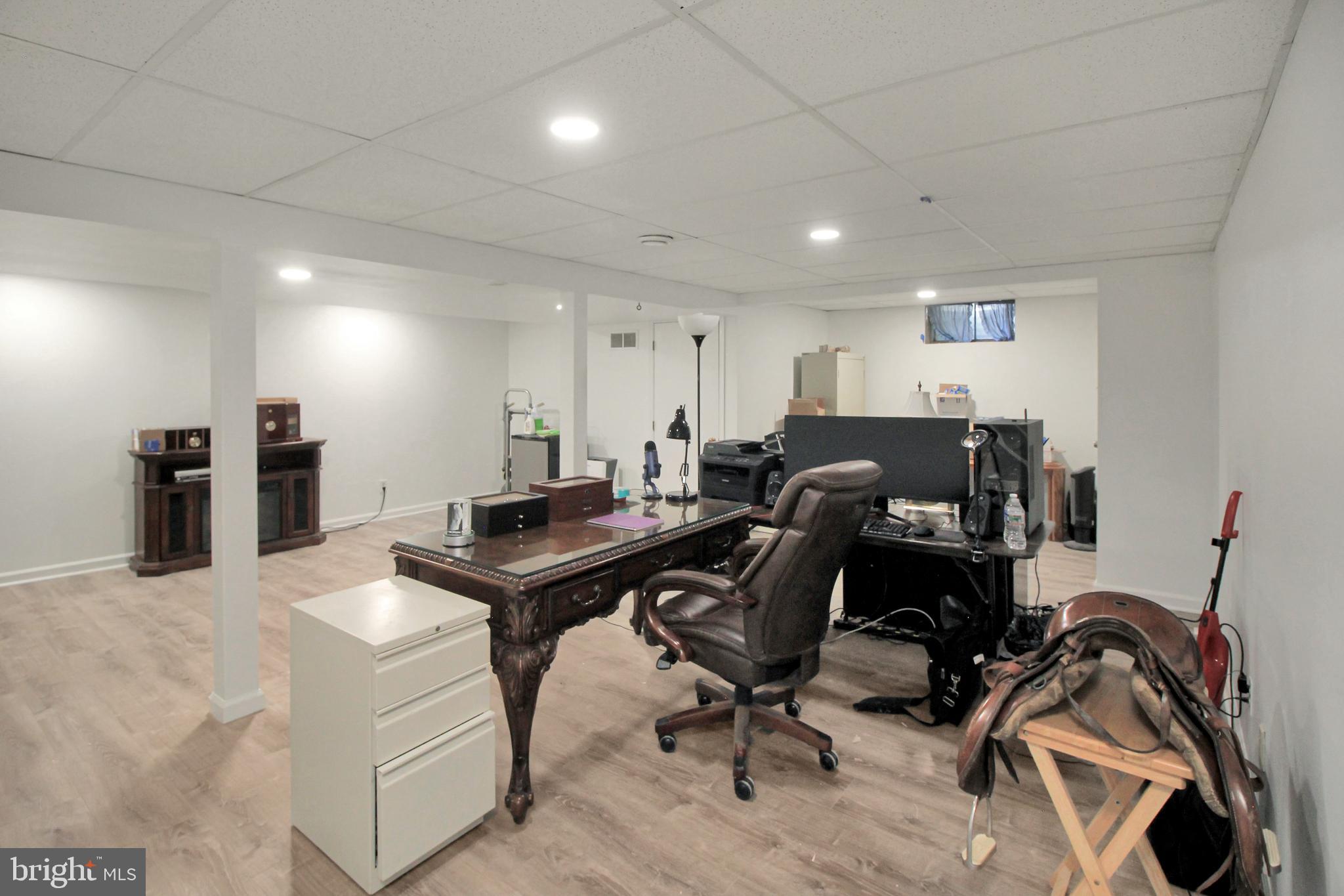 HILLCREST MDWS - Residential