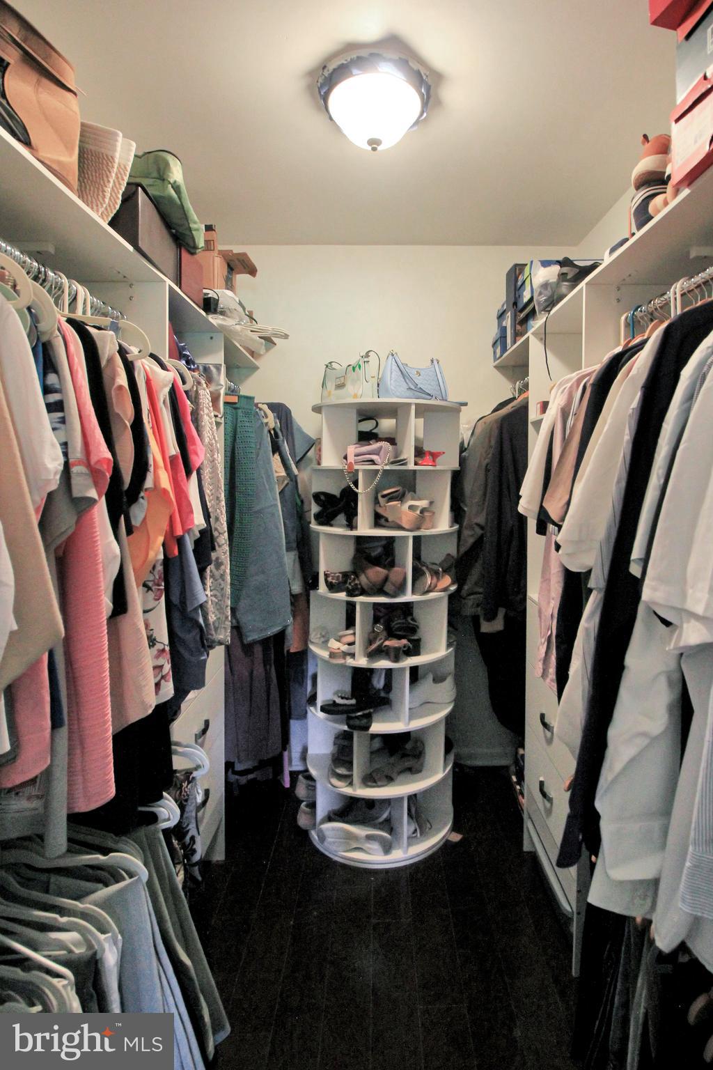 HILLCREST MDWS - Residential