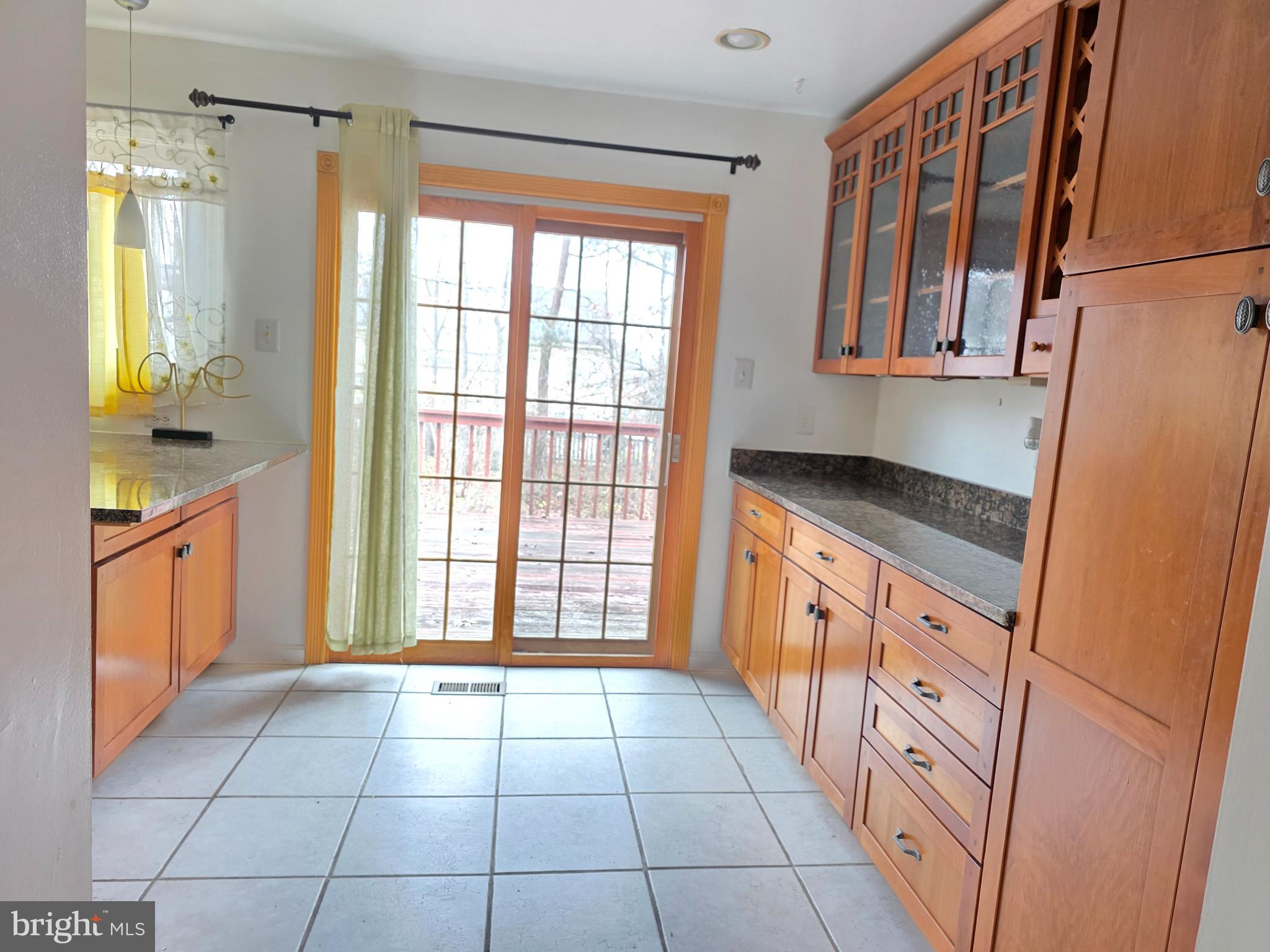 LAUREL LAKES - Residential Lease