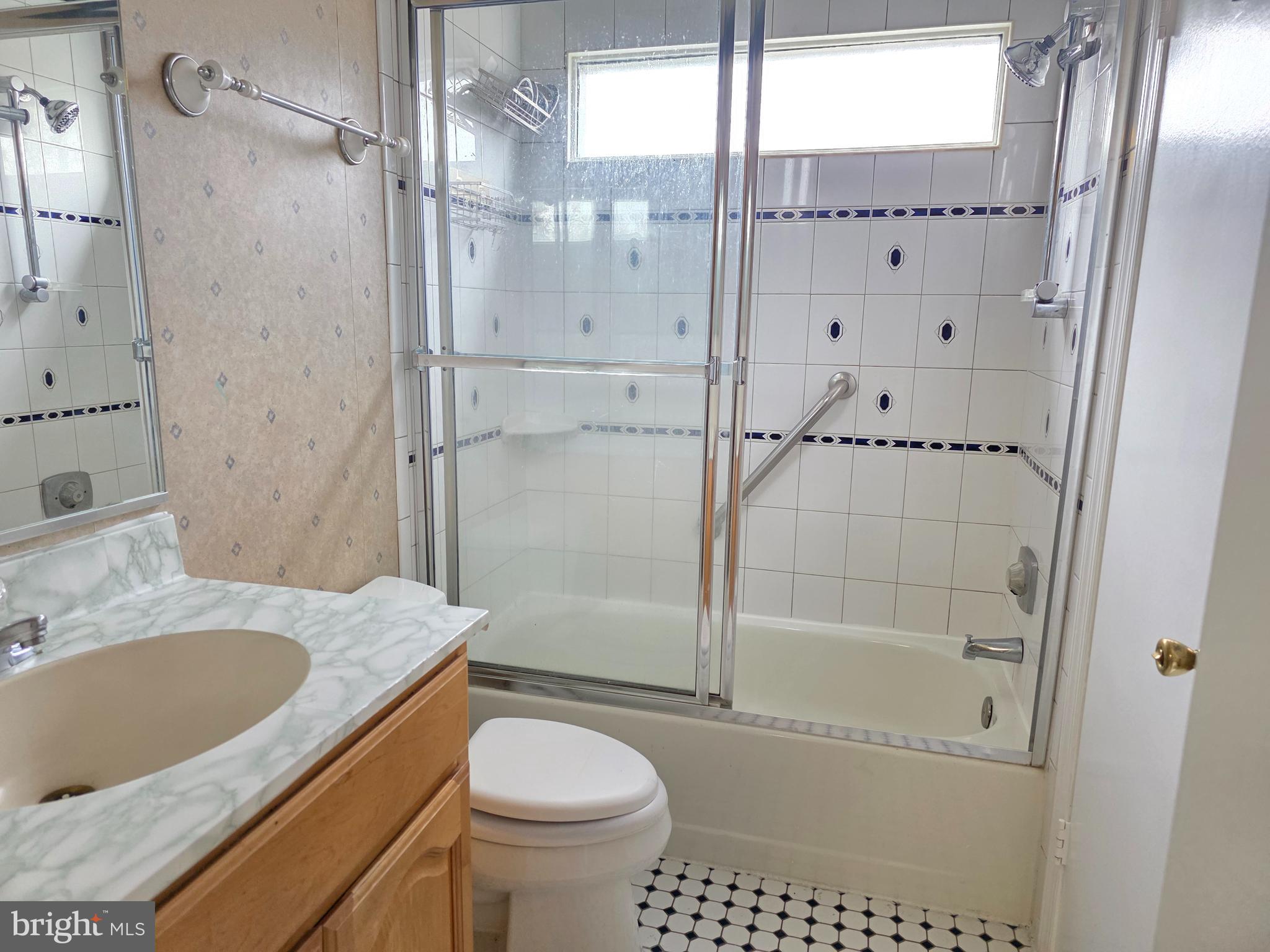 LAUREL LAKES - Residential Lease