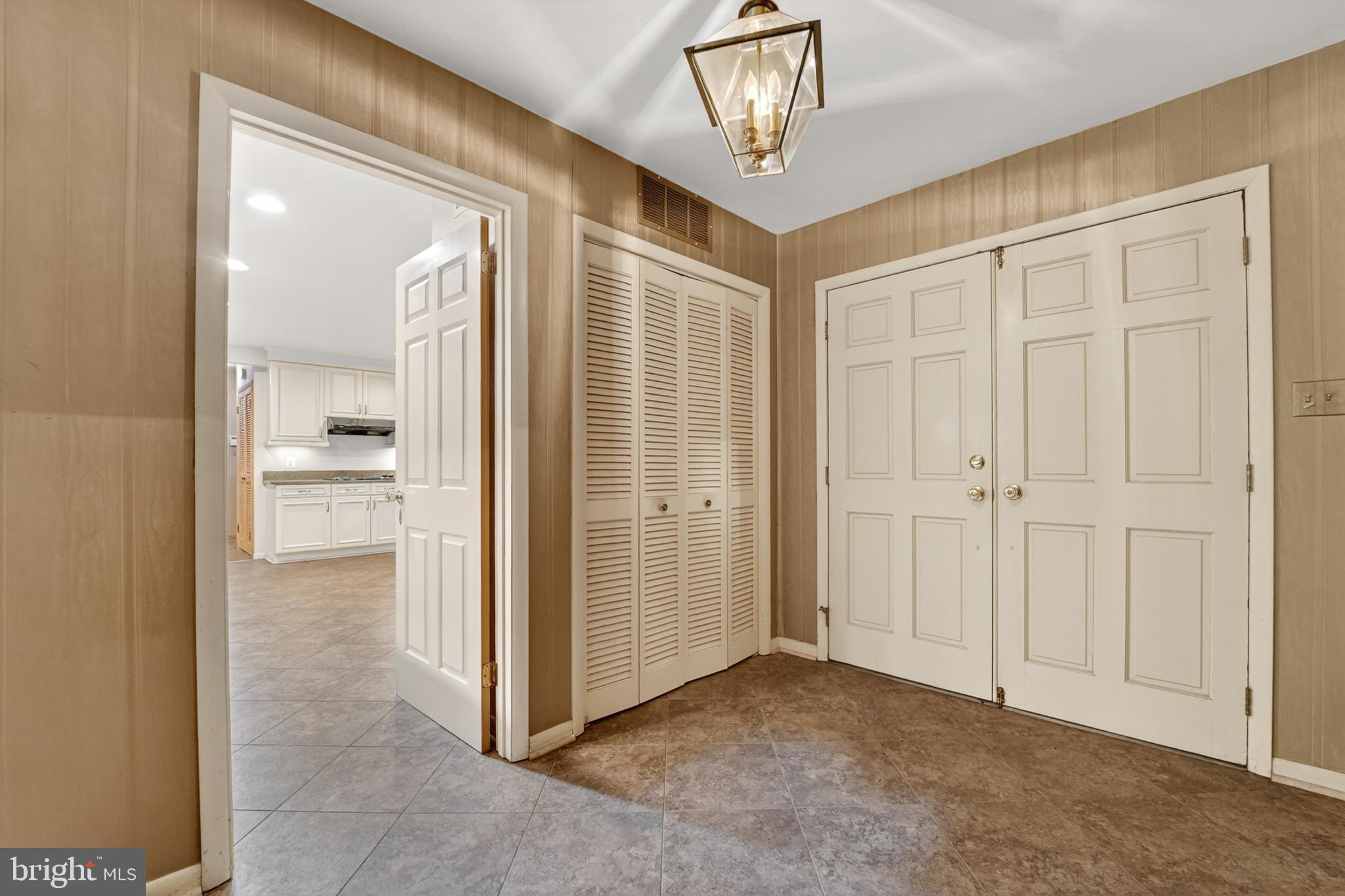 5215 HESPERUS DRIVE