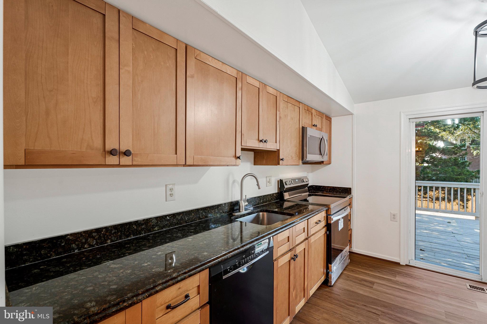 DULLES PARK - Residential