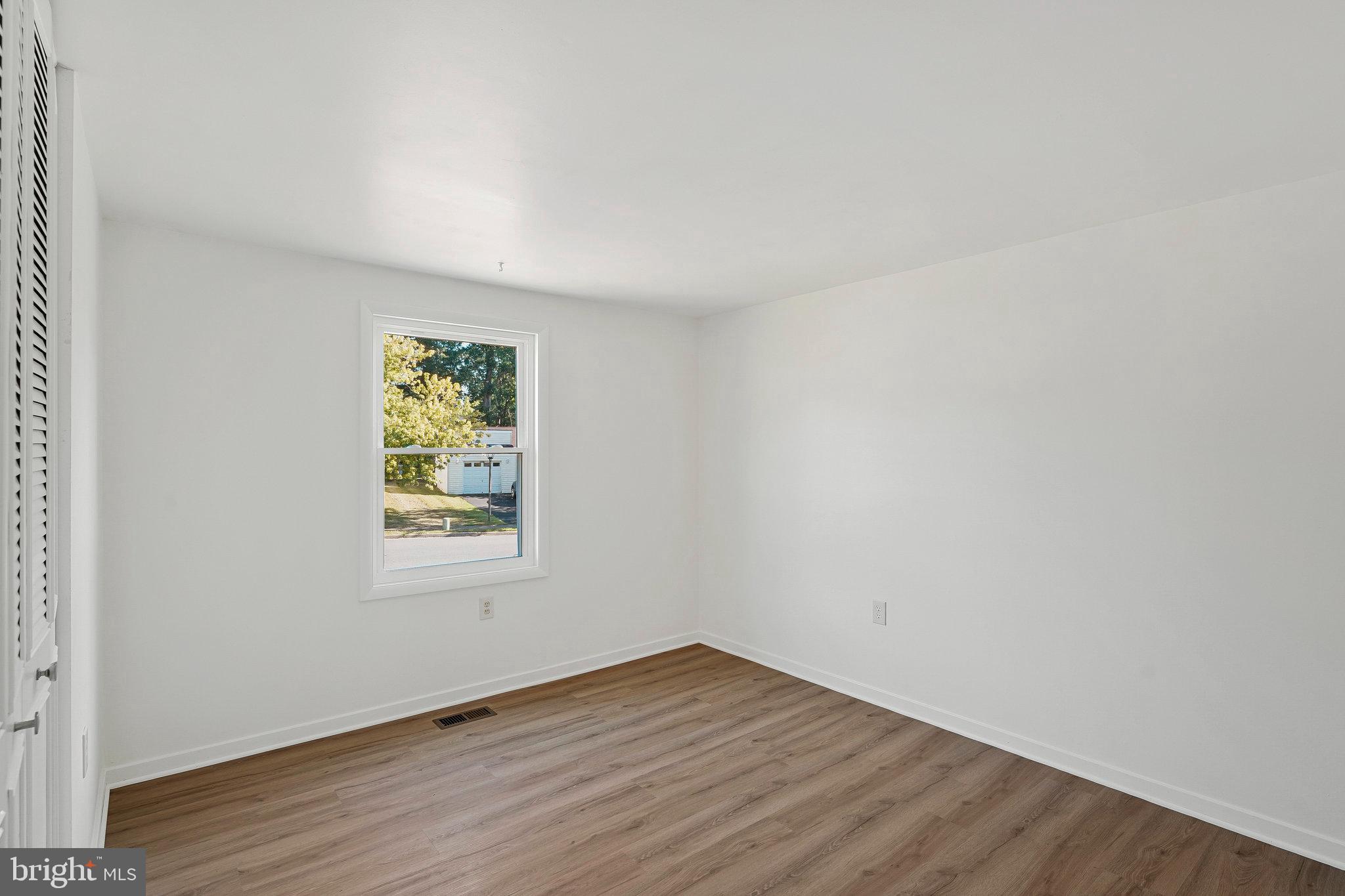 DULLES PARK - Residential