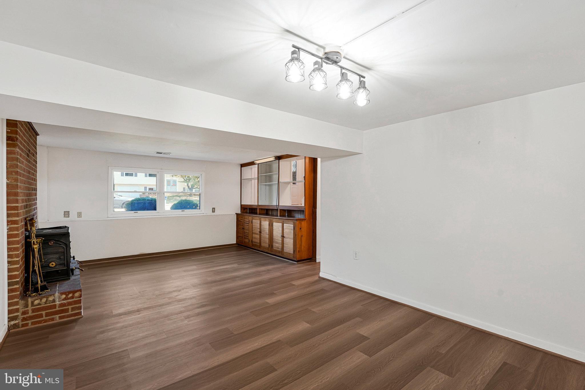 DULLES PARK - Residential