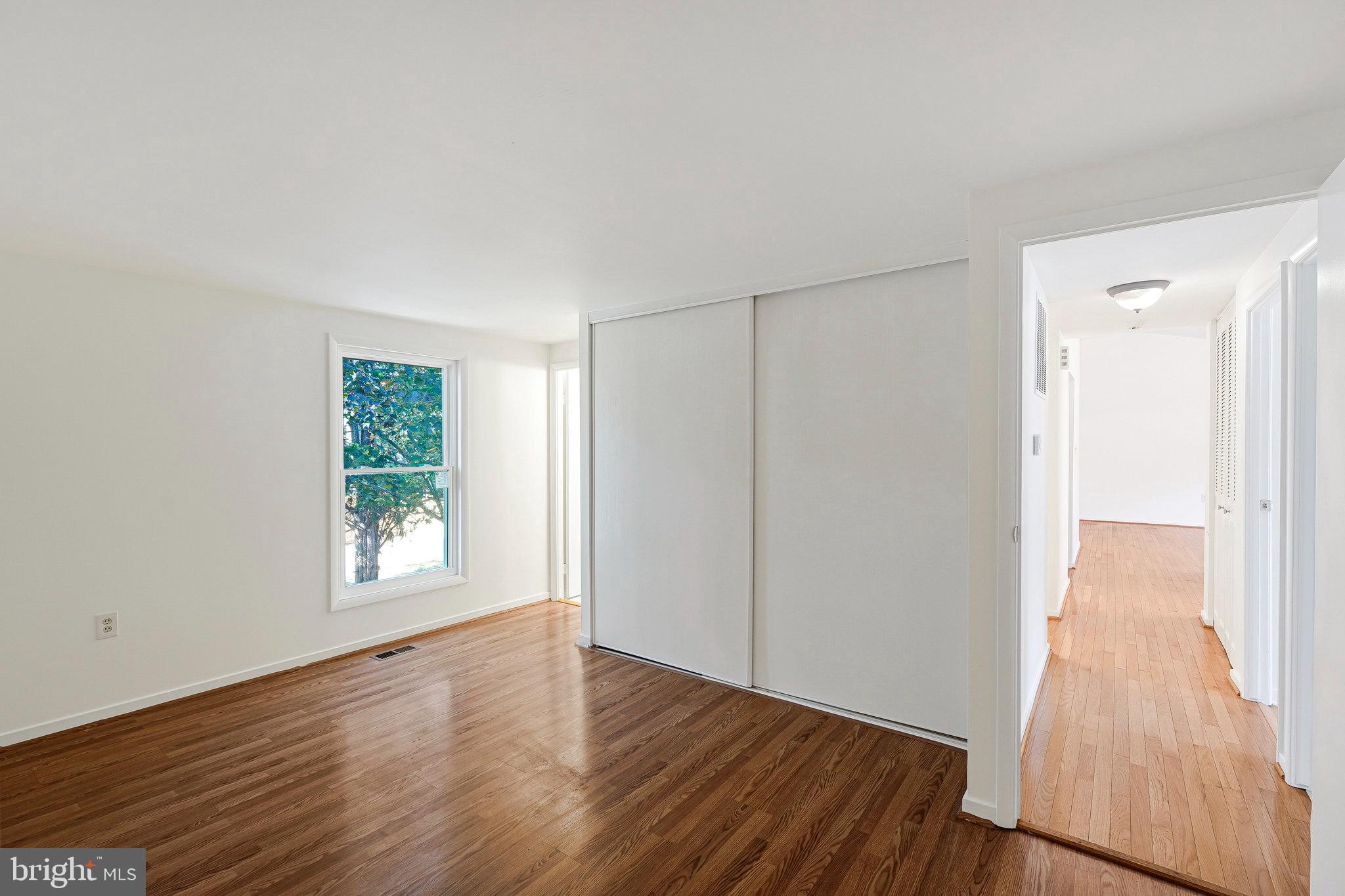 DULLES PARK - Residential