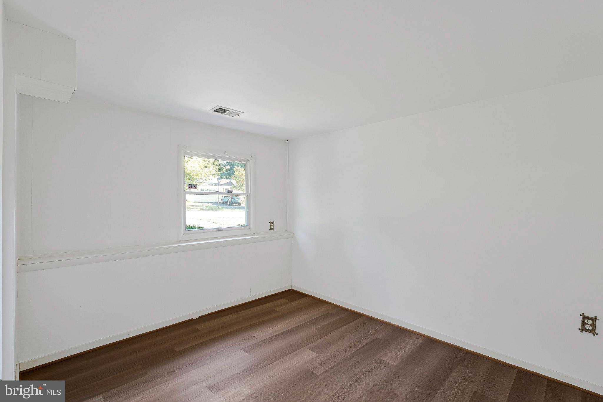 DULLES PARK - Residential