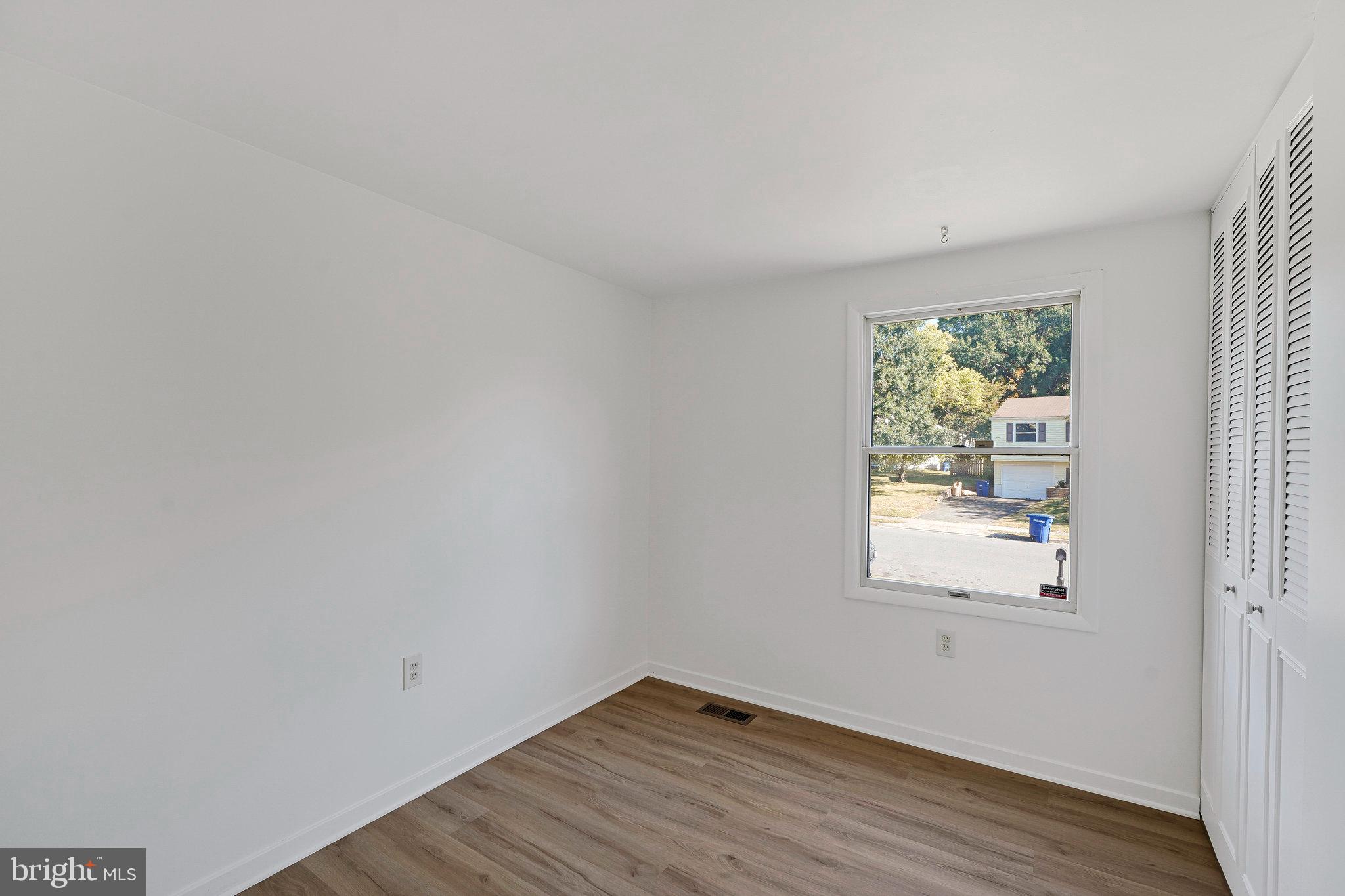 DULLES PARK - Residential