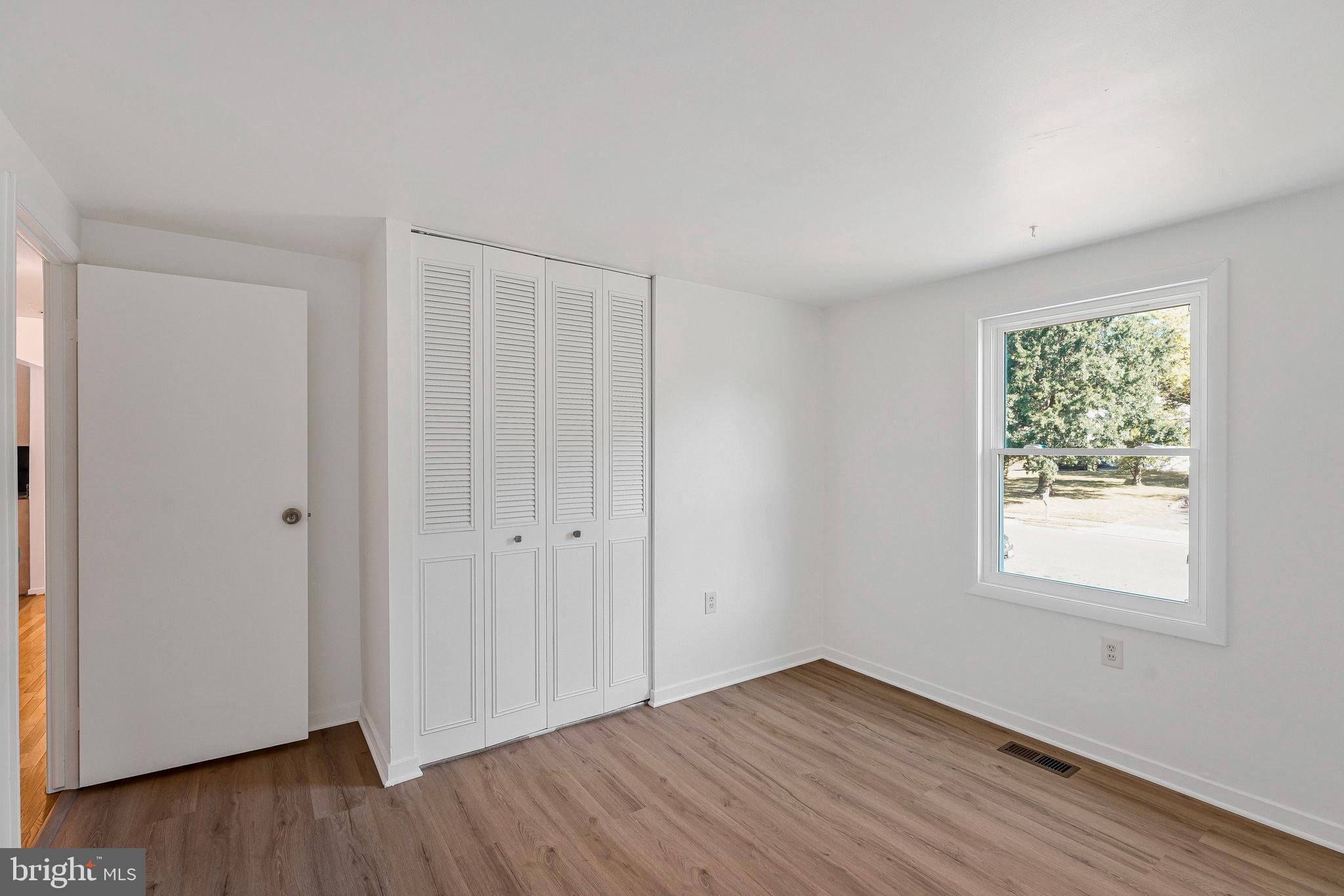 DULLES PARK - Residential