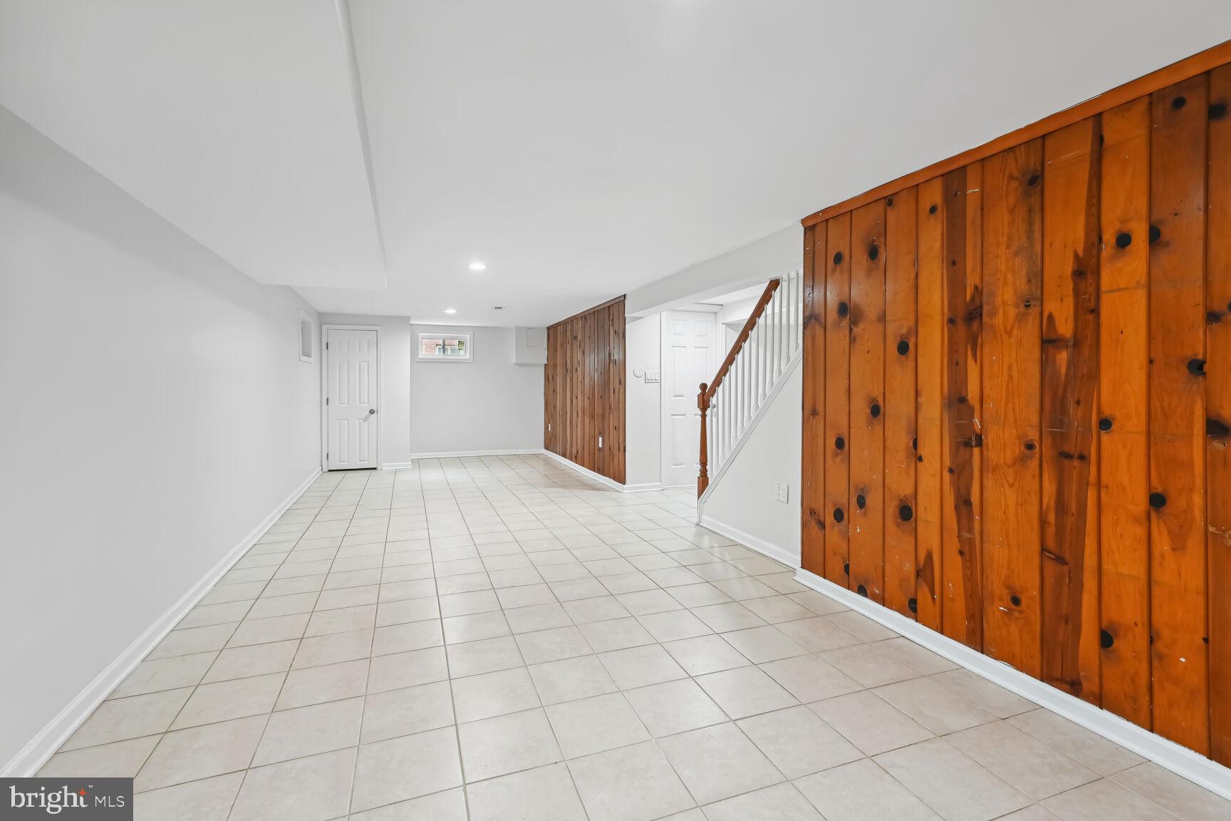 FOREST ESTATES - Residential Lease