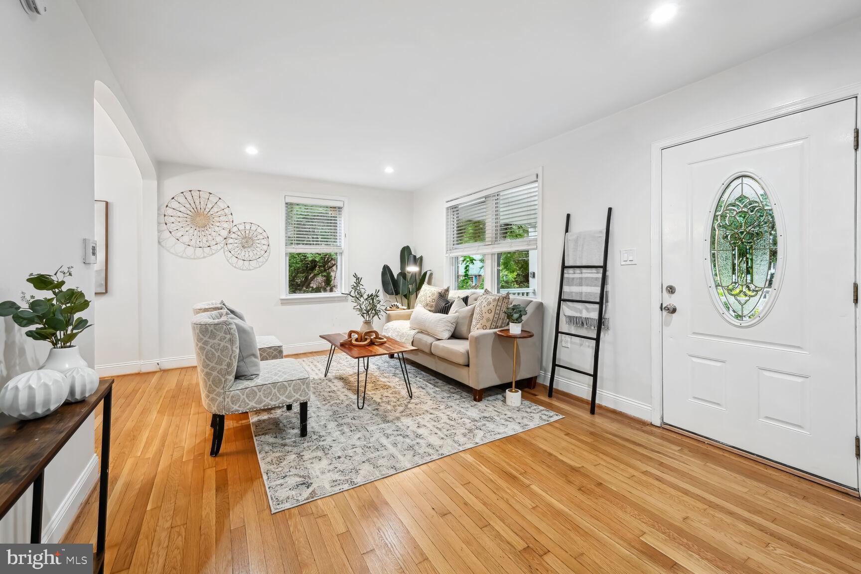 FOREST ESTATES - Residential Lease