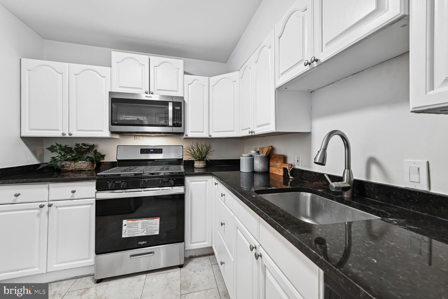 FOREST ESTATES - Residential Lease