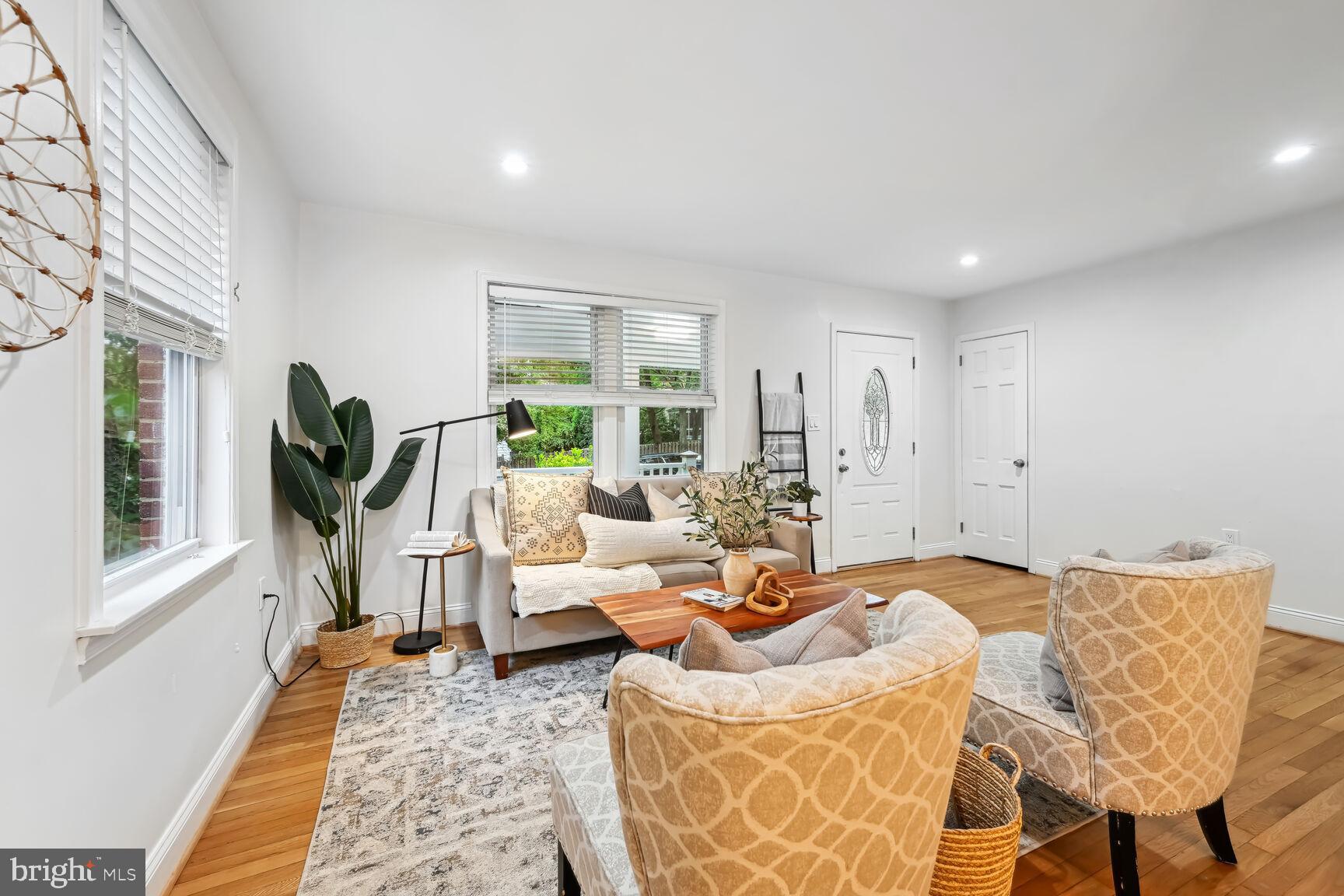 FOREST ESTATES - Residential Lease