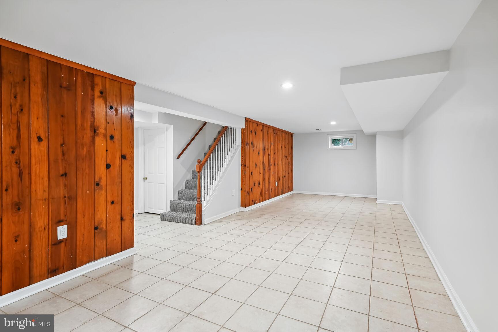 FOREST ESTATES - Residential Lease