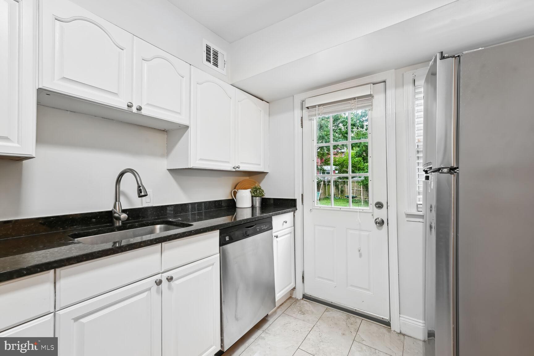 FOREST ESTATES - Residential Lease