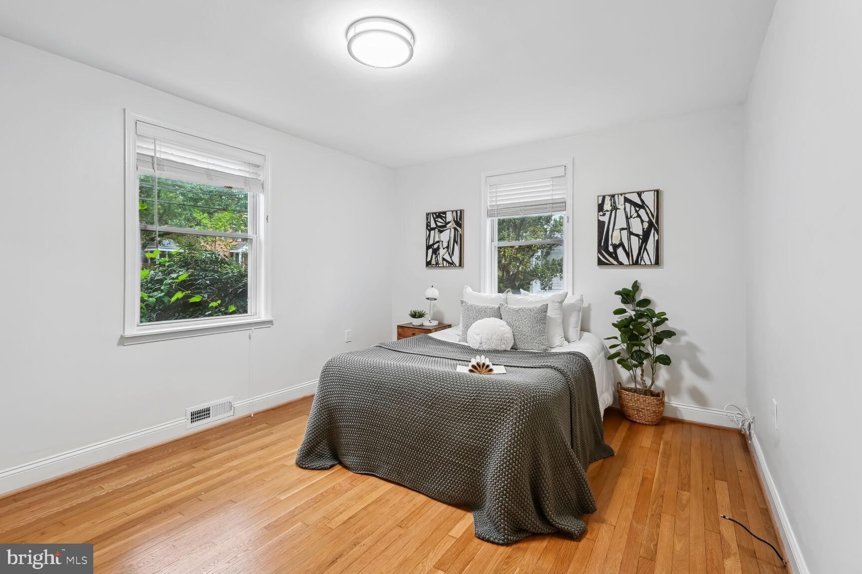 FOREST ESTATES - Residential Lease