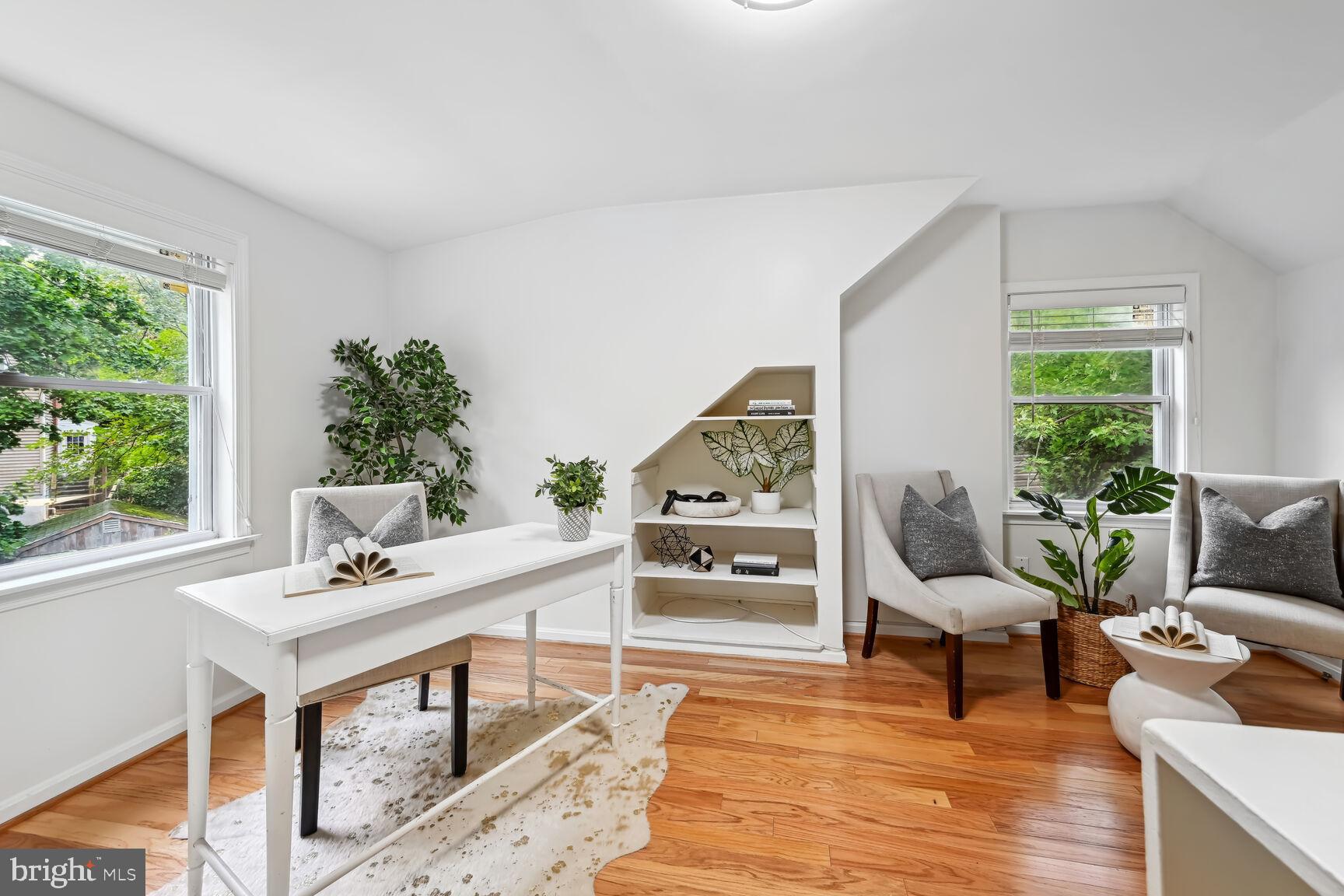 FOREST ESTATES - Residential Lease