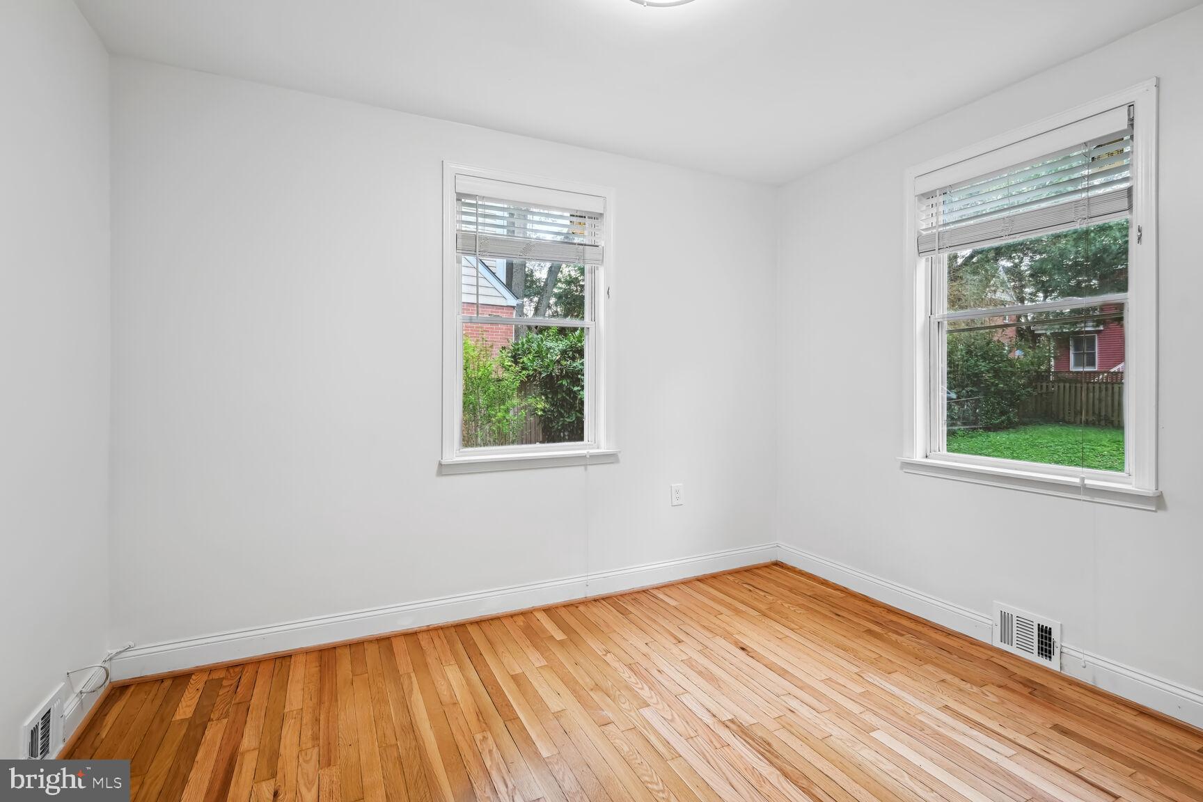 FOREST ESTATES - Residential Lease