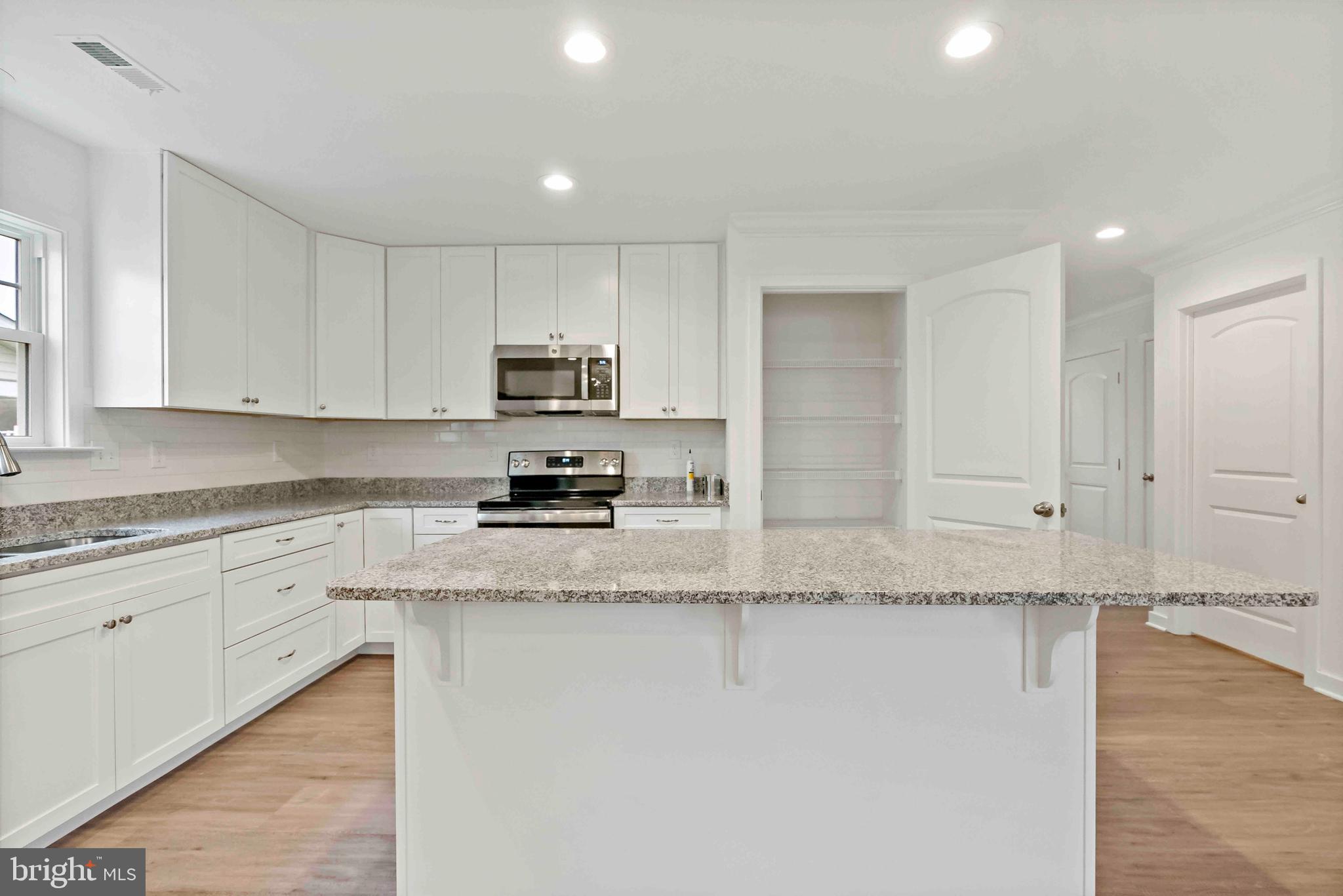 CARDINAL POINTE - Residential