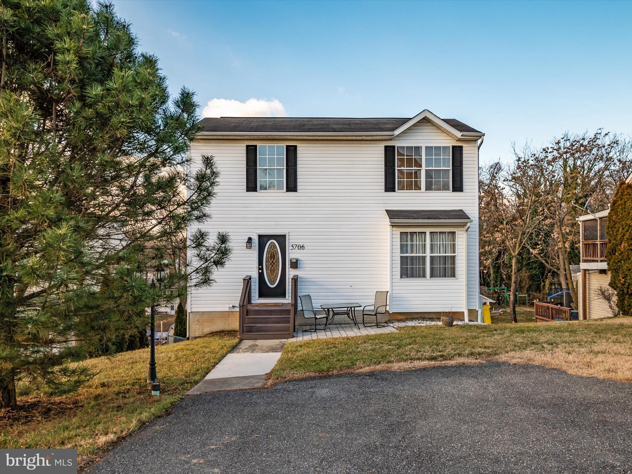 ROLAND TERRACE - Residential