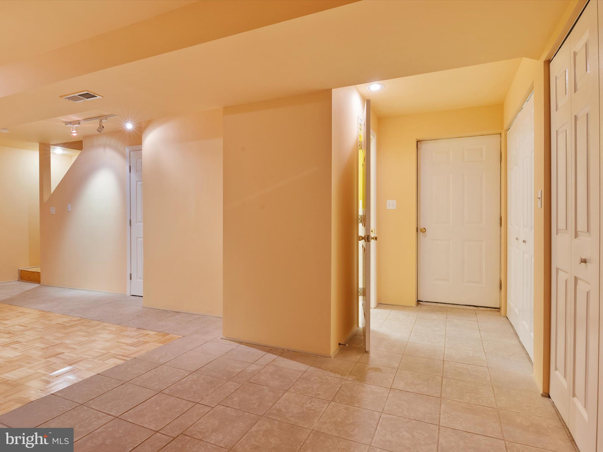 ROLAND TERRACE - Residential