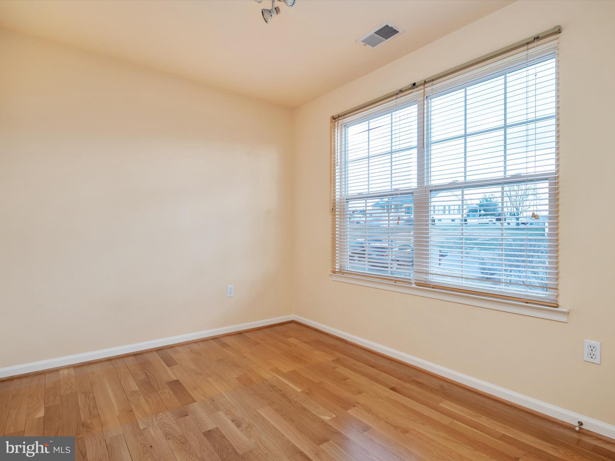 ROLAND TERRACE - Residential