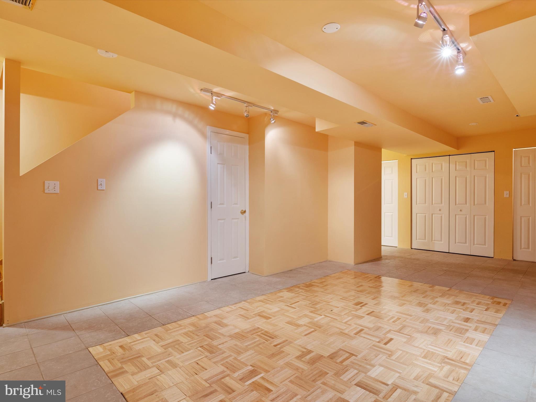 ROLAND TERRACE - Residential