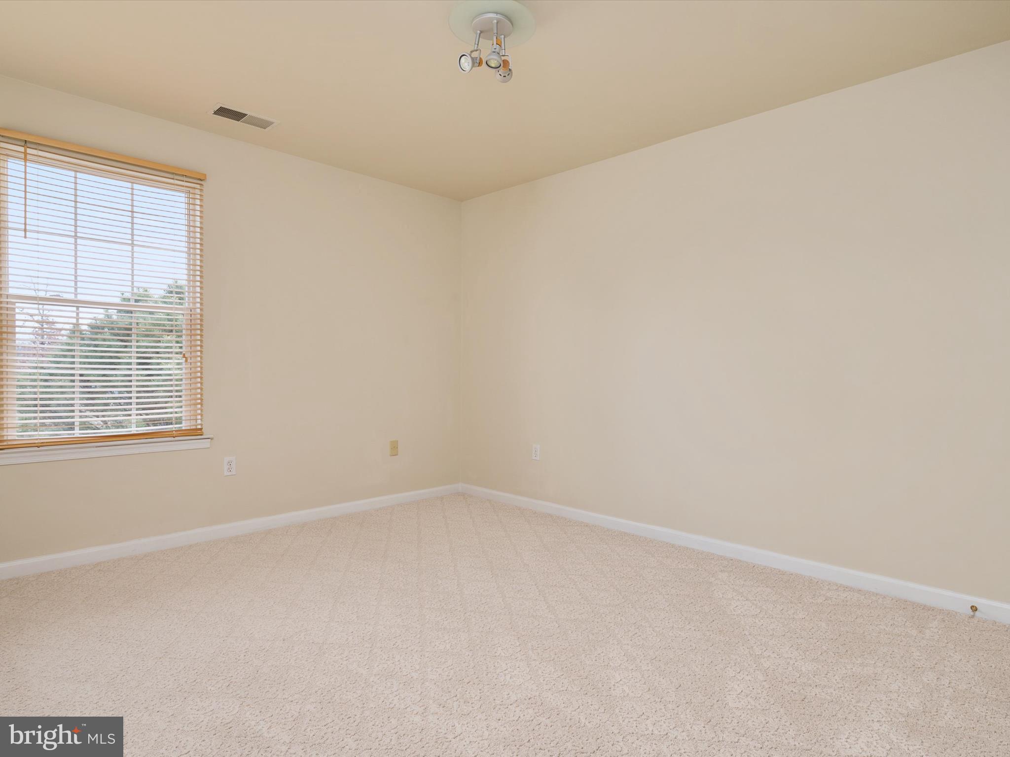 ROLAND TERRACE - Residential