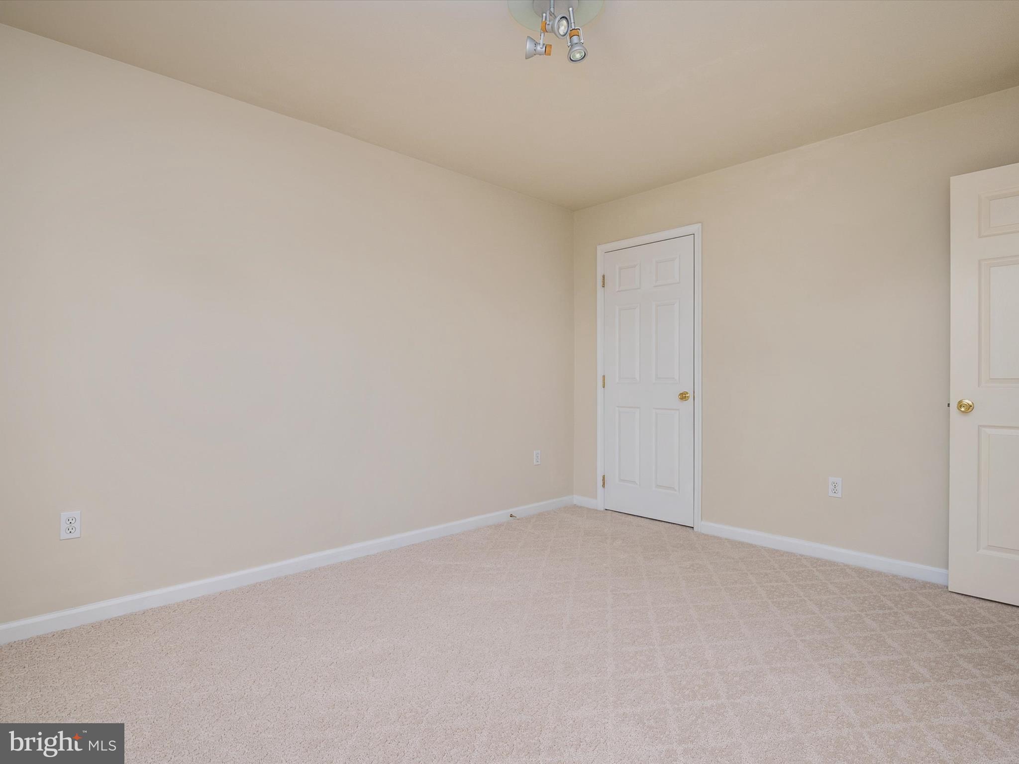 ROLAND TERRACE - Residential