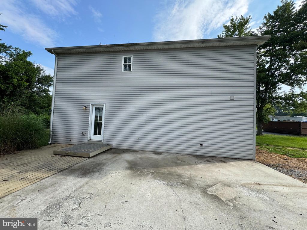 Photo of 513 Vinell Ln, CHAMBERSBURG, PA 17202 (MLS # PAFL2029106)