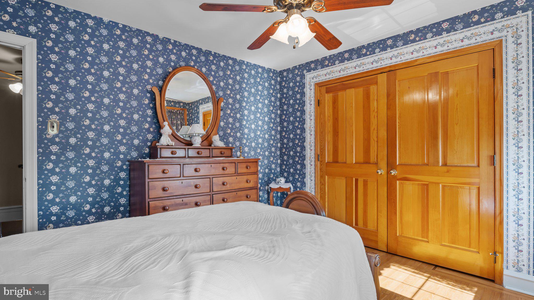 LAWNDALE - Residential