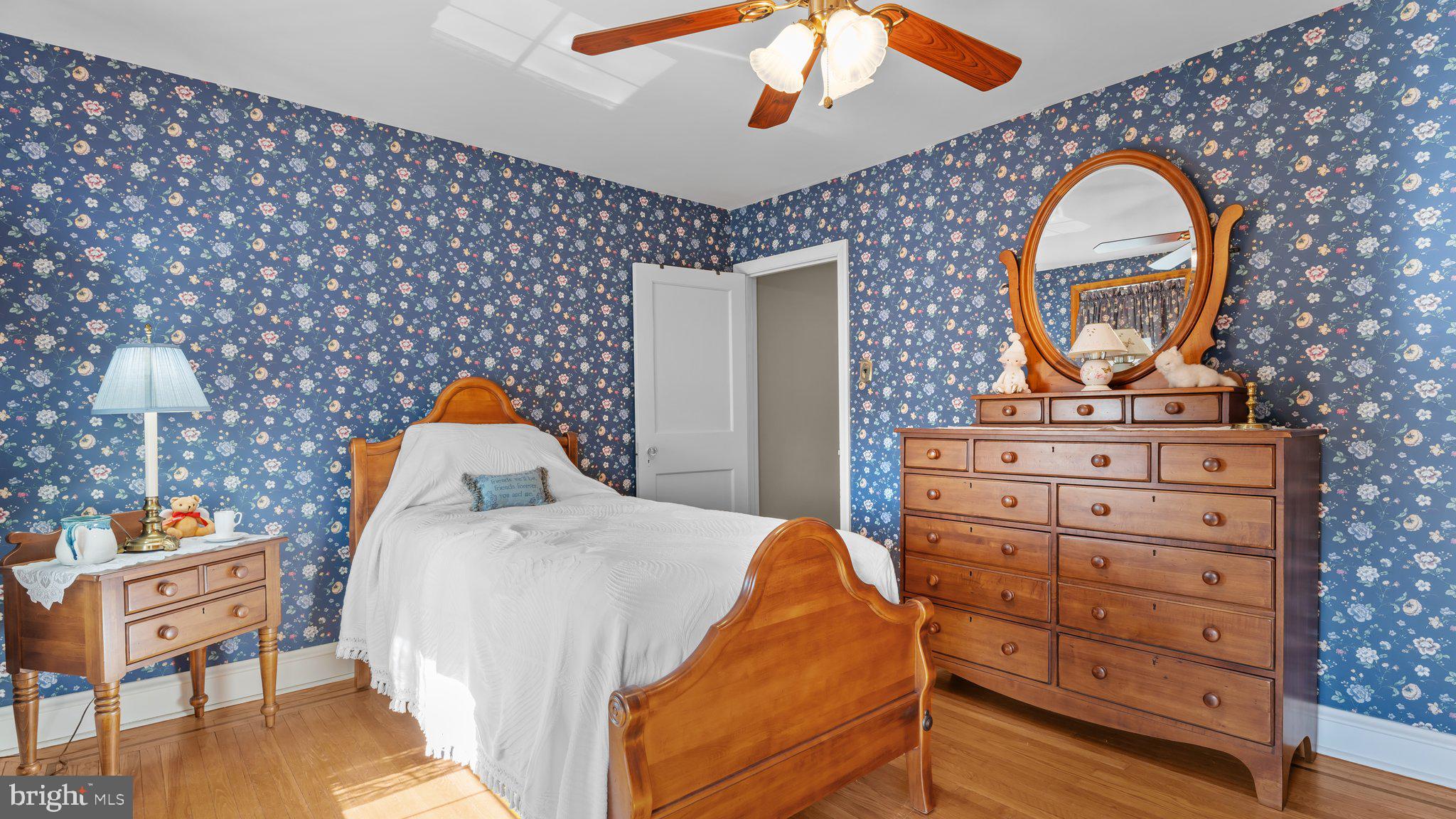 LAWNDALE - Residential