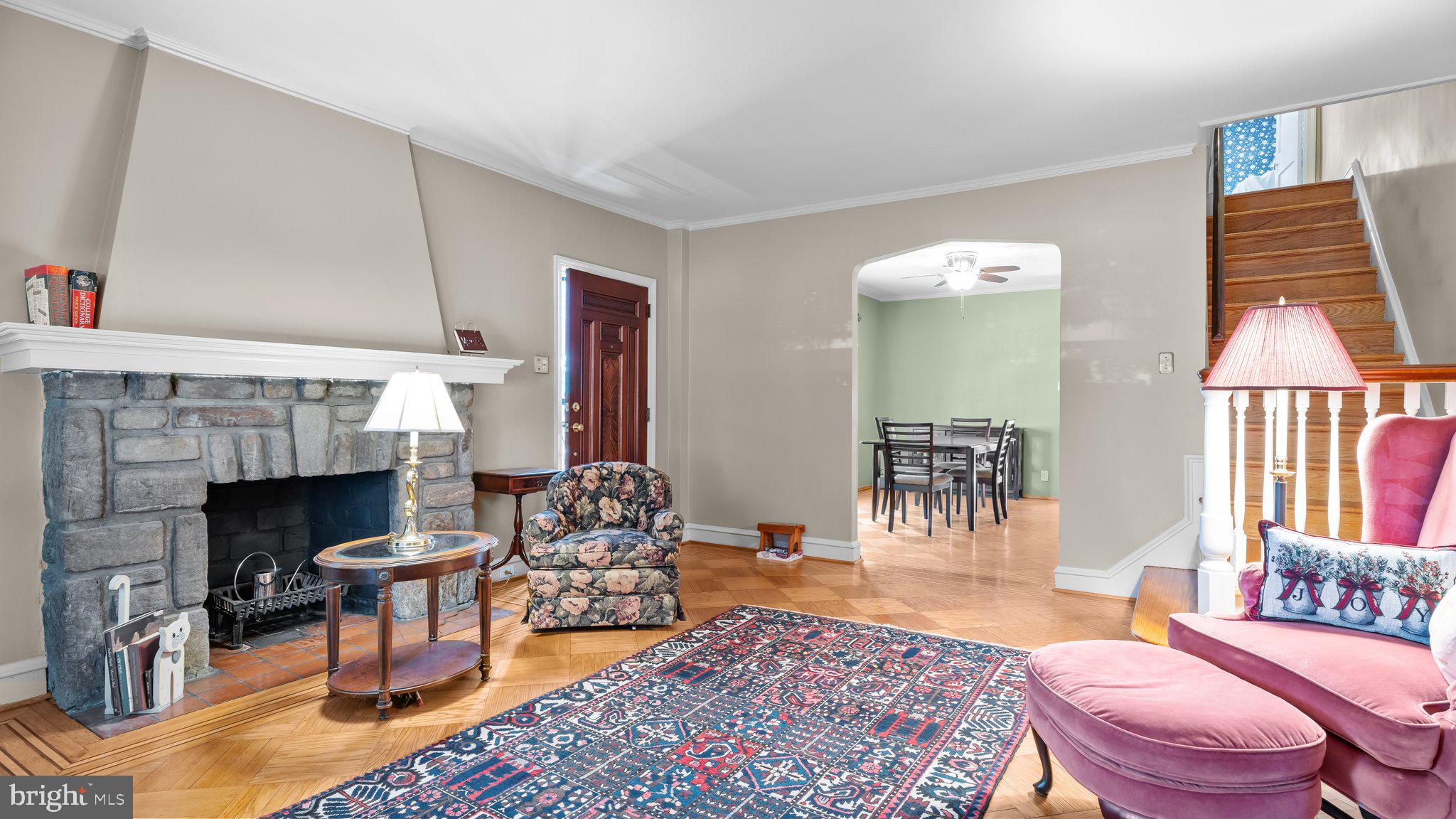 LAWNDALE - Residential