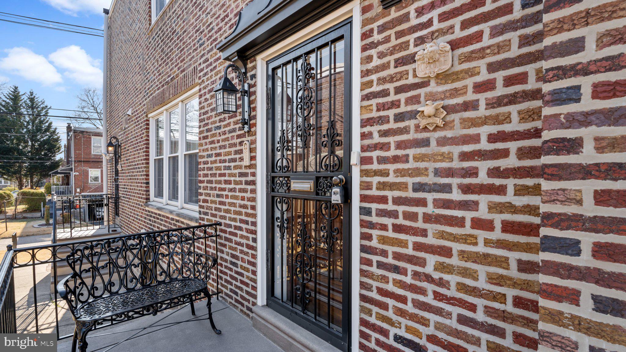 LAWNDALE - Residential