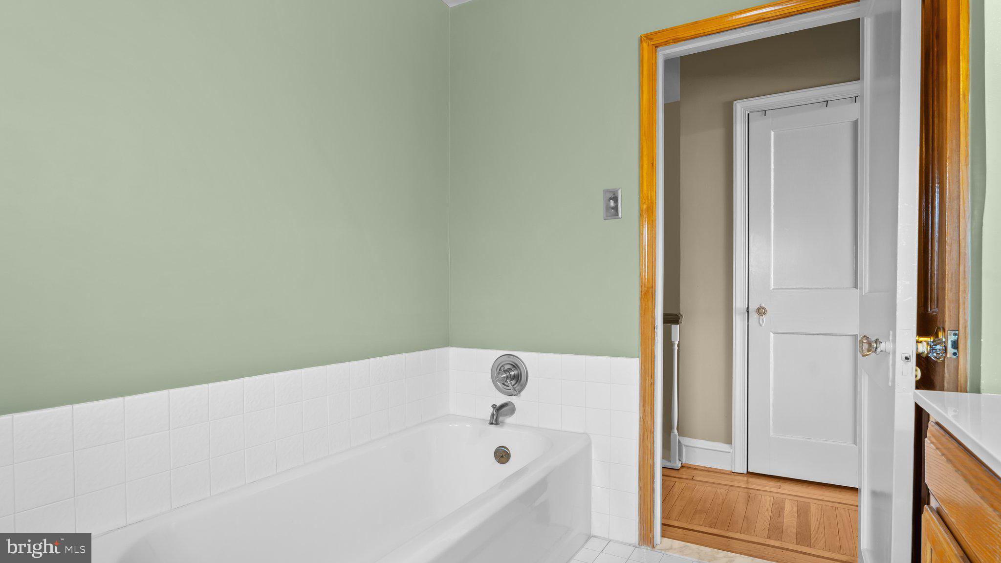 LAWNDALE - Residential