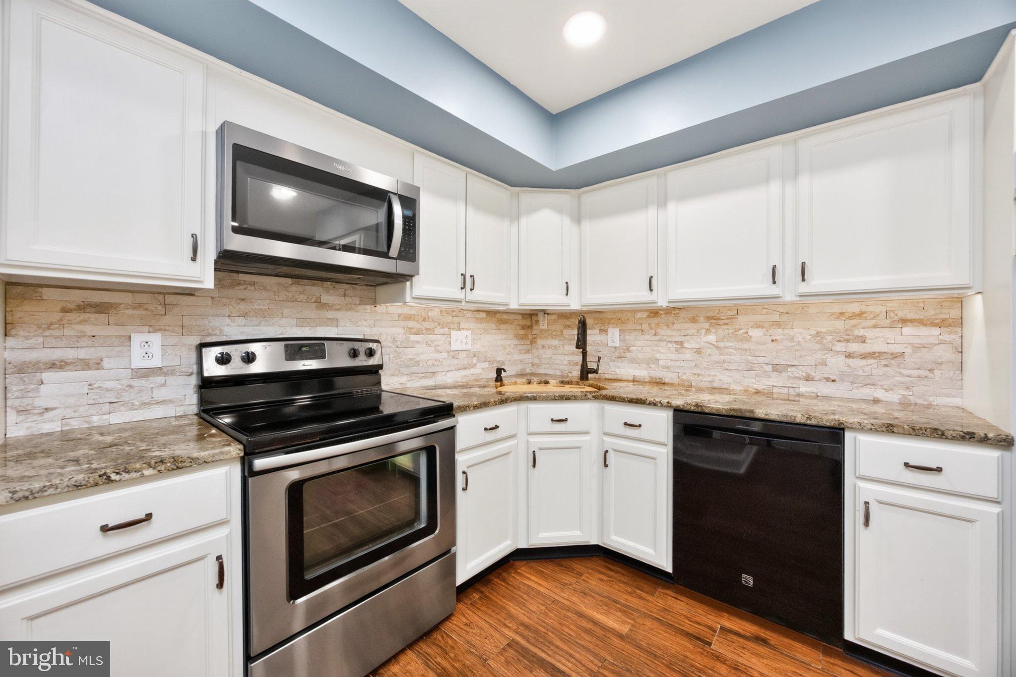 1004 N GLEN DRIVE 1004