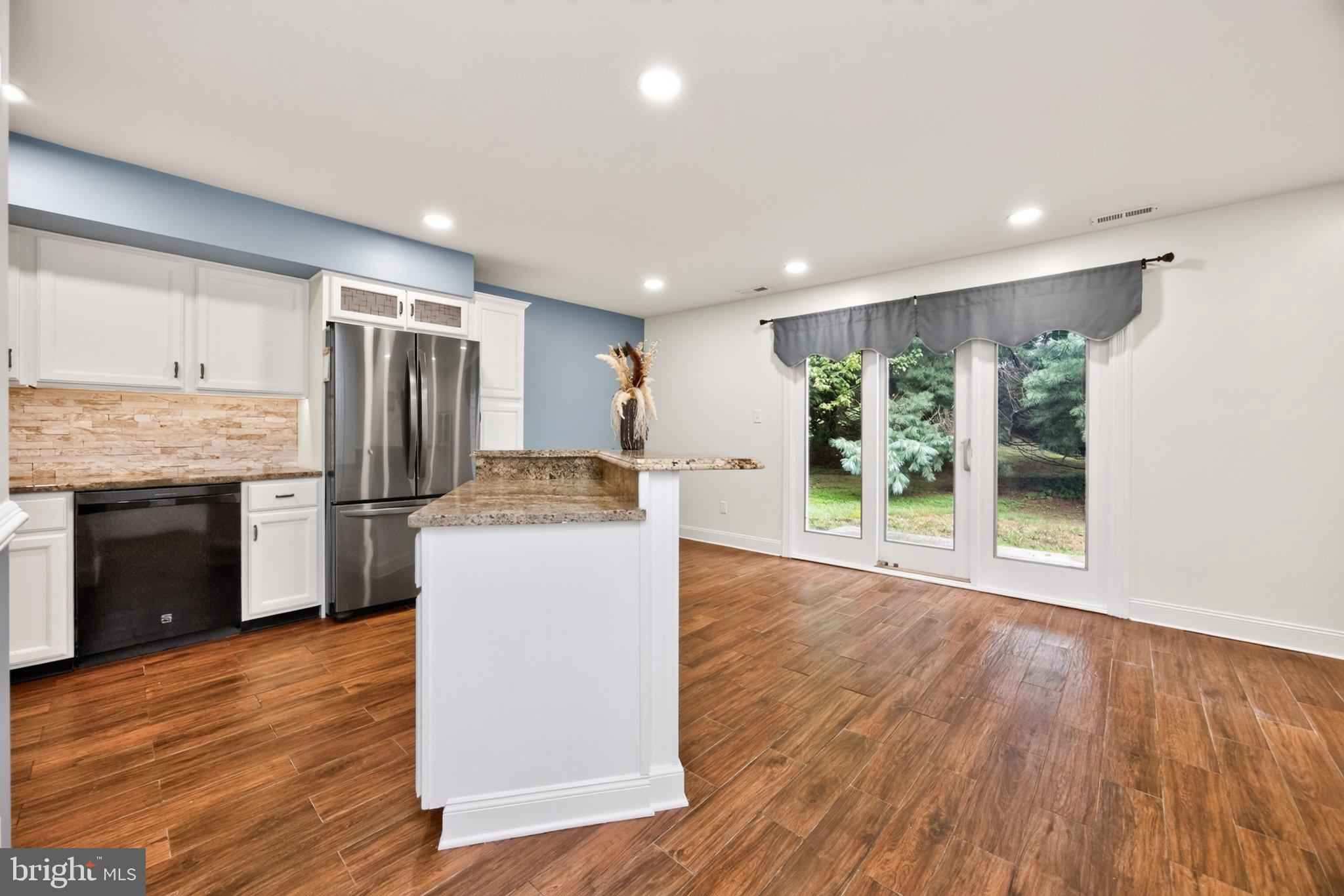 1004 N GLEN DRIVE 1004