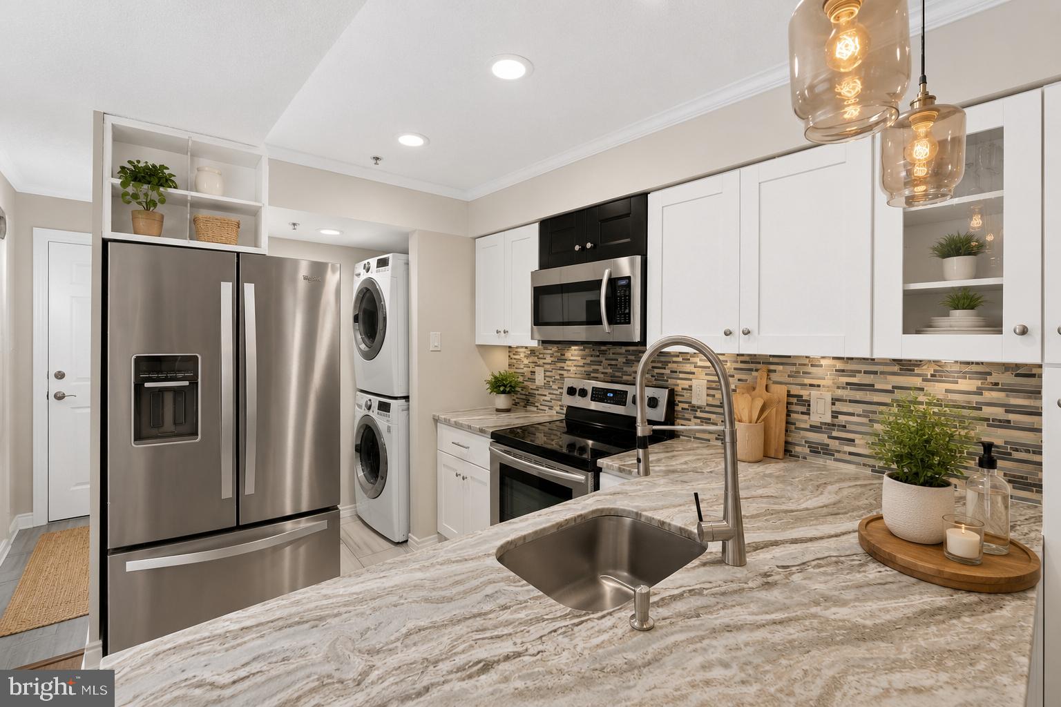 1504 LINCOLN WAY 323