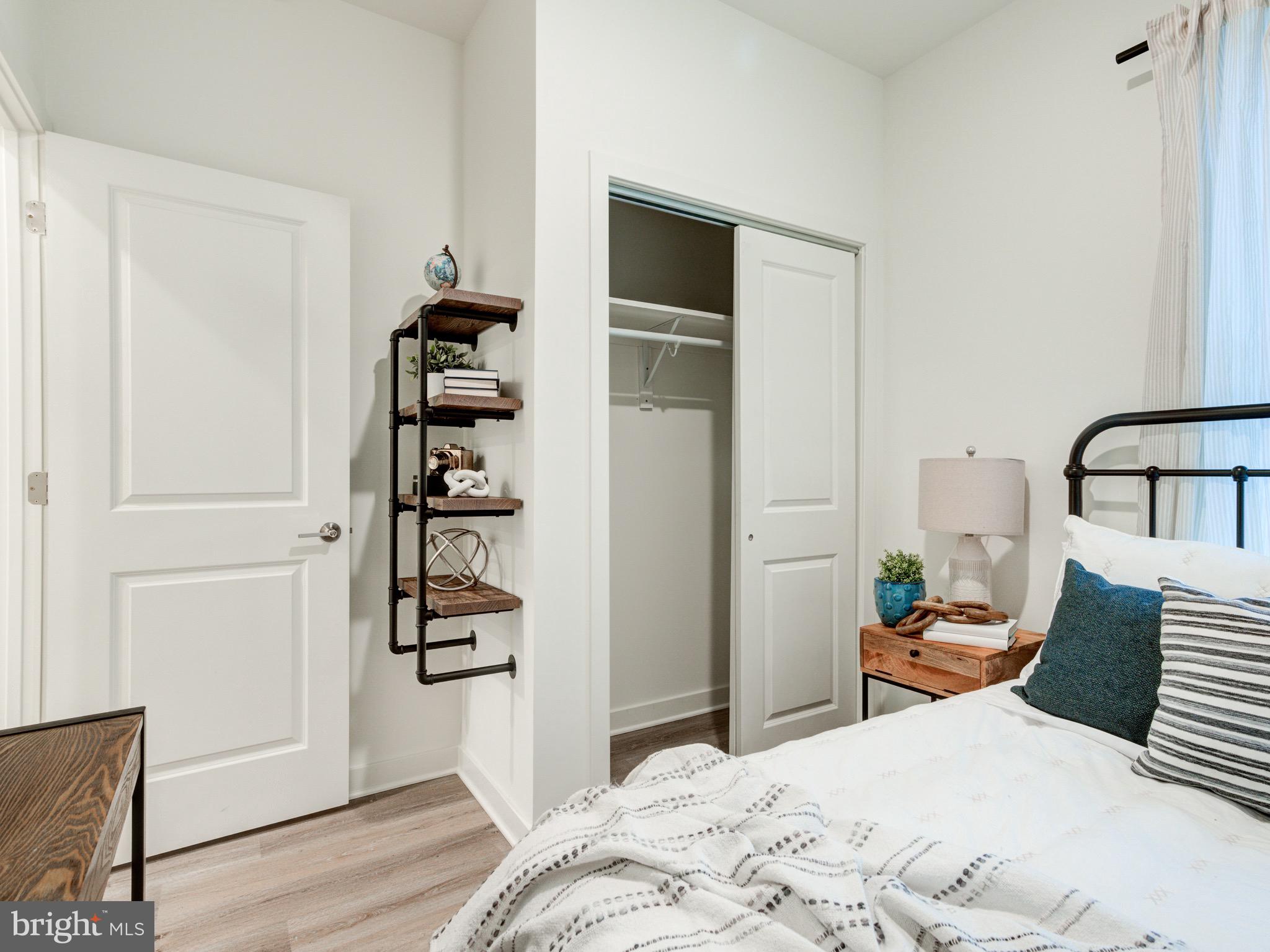 PORT RICHMOND - Residential