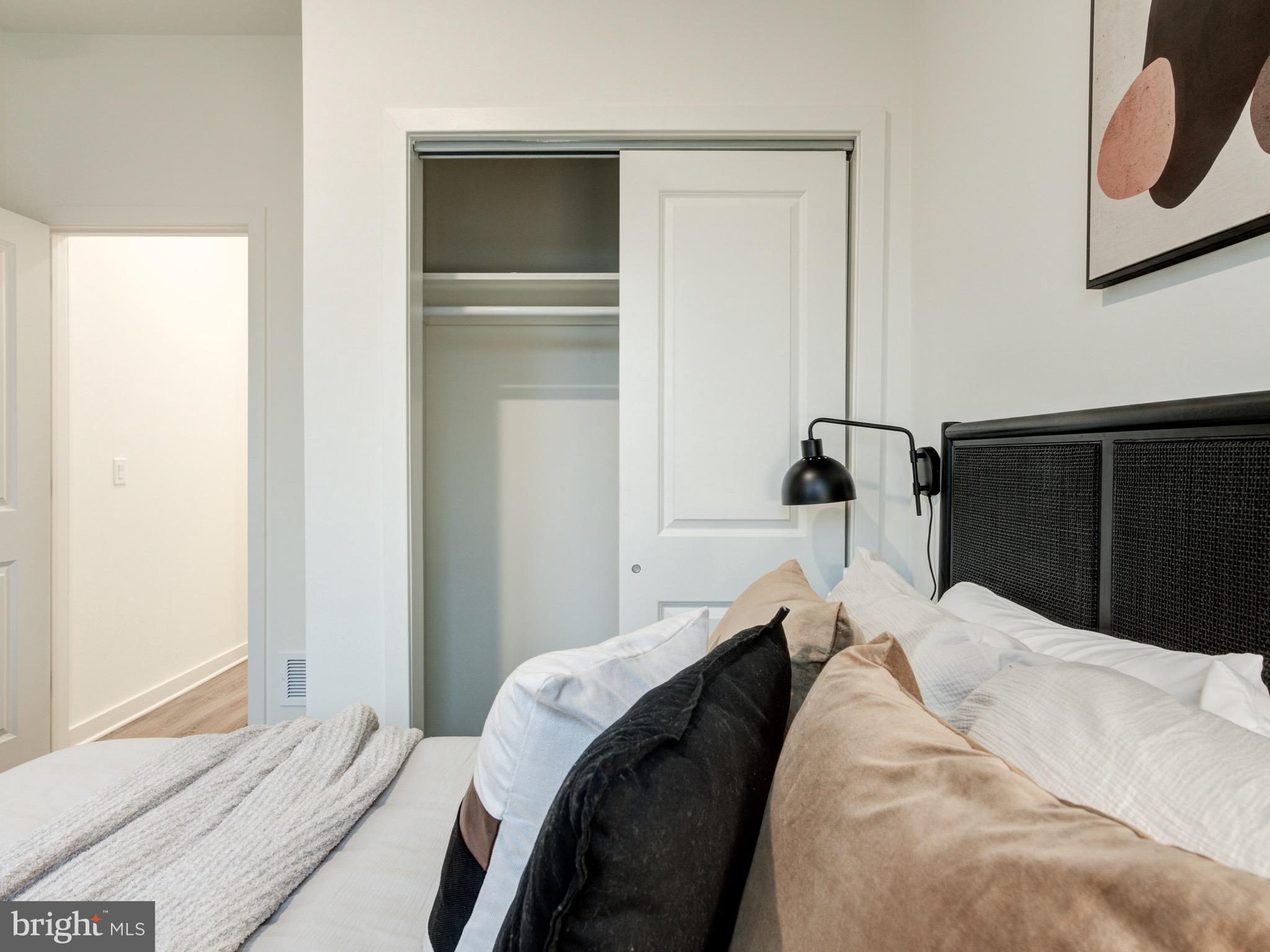 PORT RICHMOND - Residential