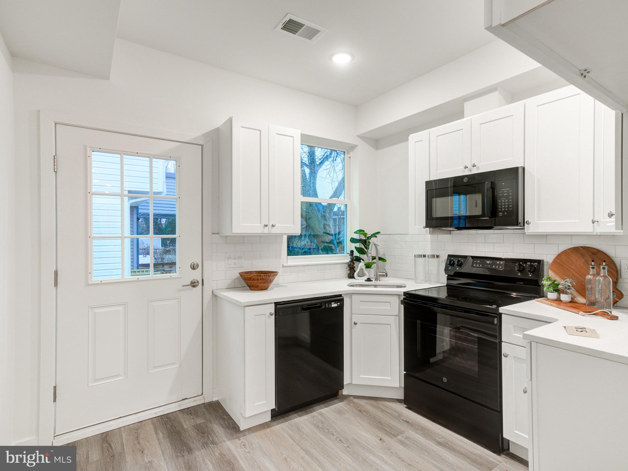 PORT RICHMOND - Residential